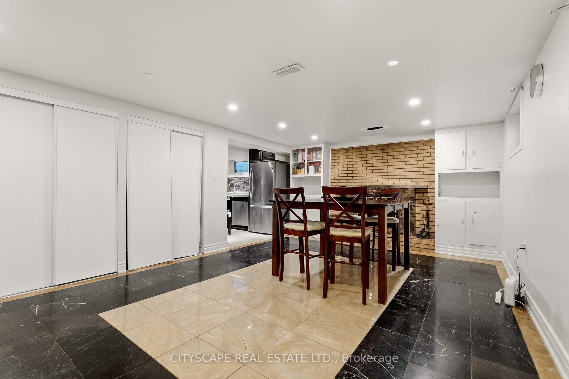Photo 24 of 12 Vanderbrent Crescent, Etobicoke, Willowridge-Martingrove-Richview — HOMEH