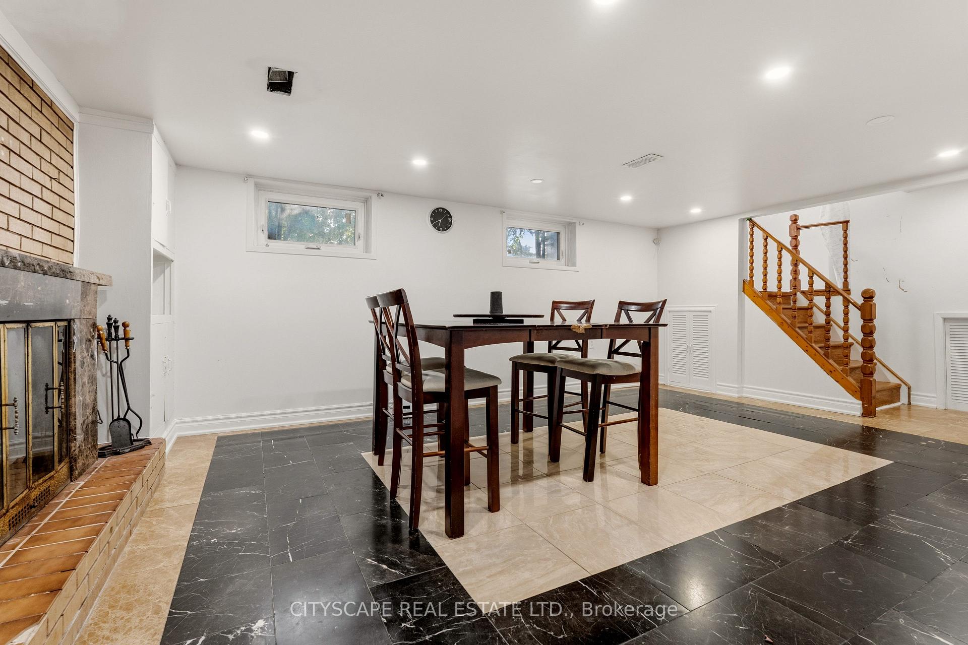 Photo 26 of 12 Vanderbrent Crescent, Etobicoke, Willowridge-Martingrove-Richview — HOMEH