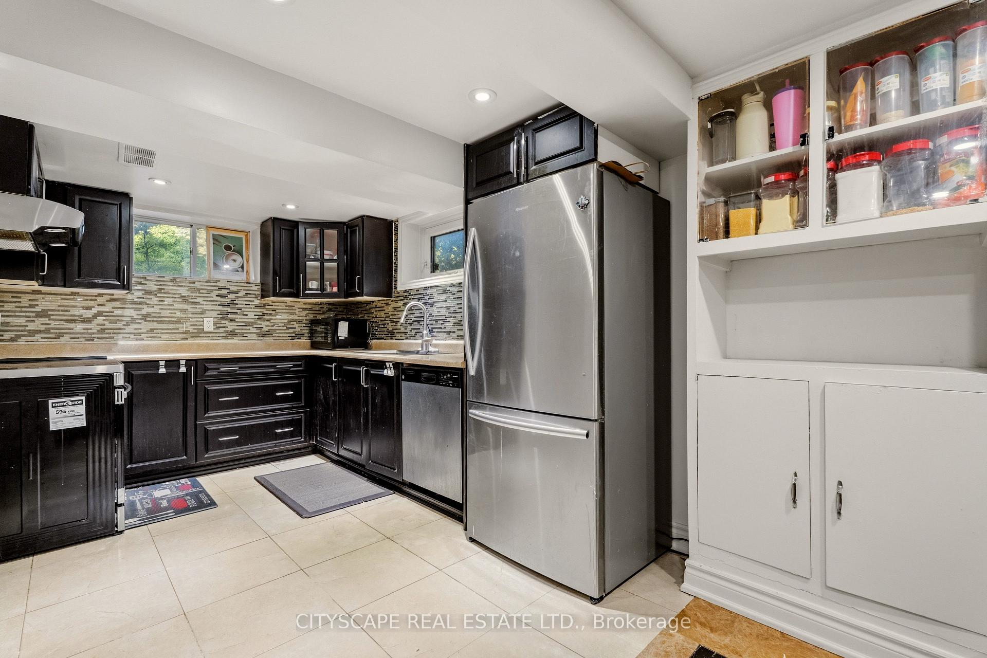 Photo 27 of 12 Vanderbrent Crescent, Etobicoke, Willowridge-Martingrove-Richview — HOMEH
