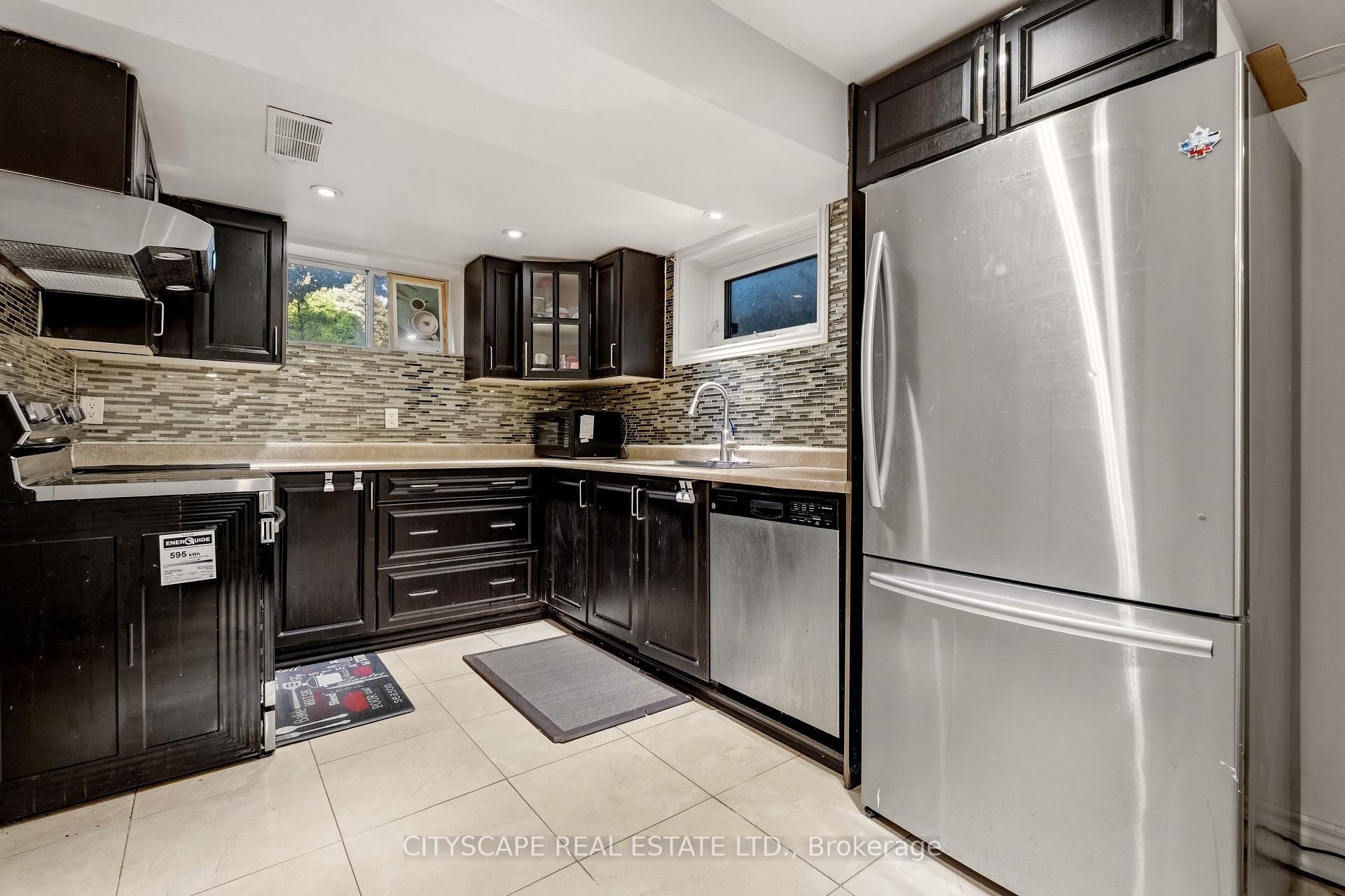 Photo 28 of 12 Vanderbrent Crescent, Etobicoke, Willowridge-Martingrove-Richview — HOMEH