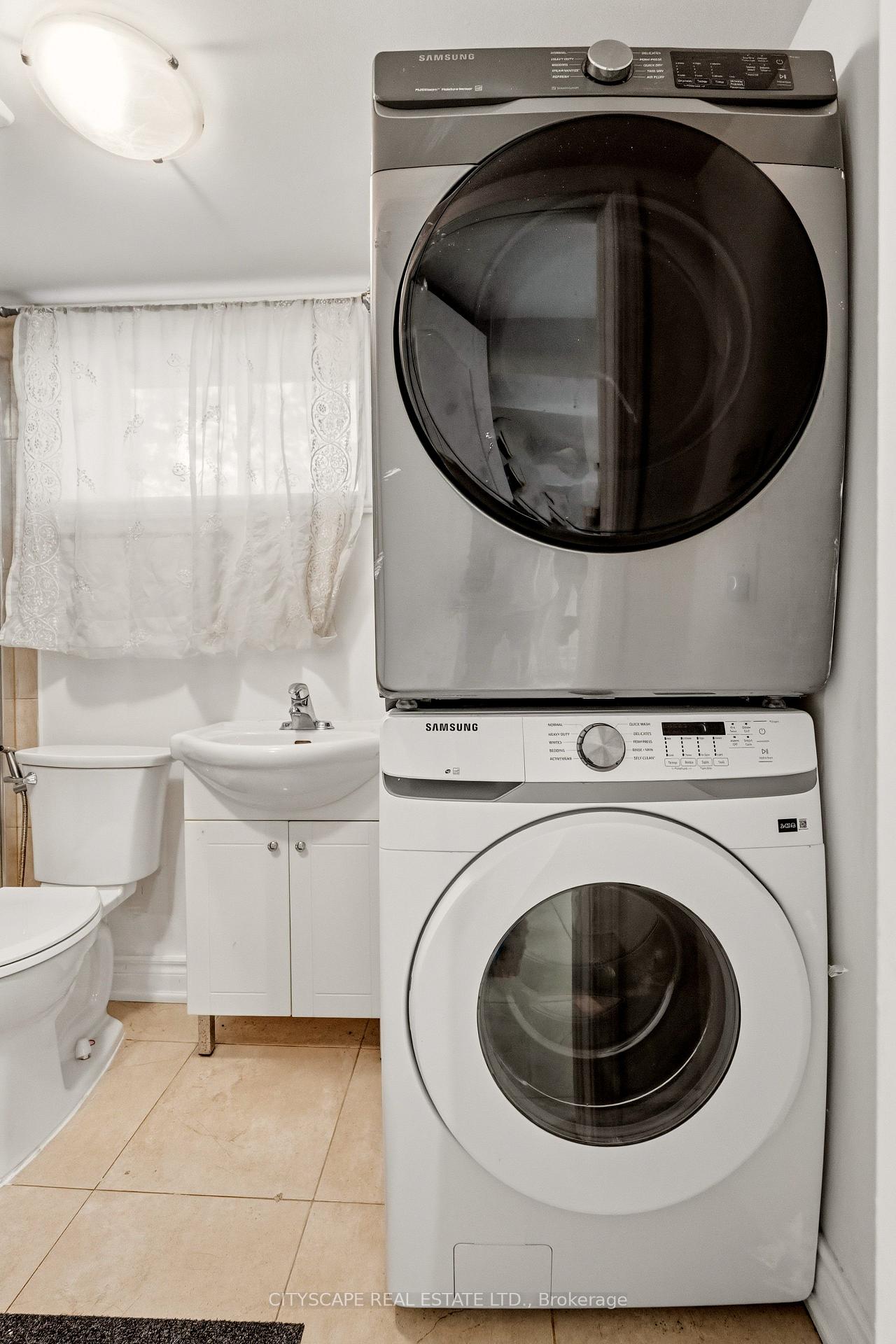 Photo 30 of 12 Vanderbrent Crescent, Etobicoke, Willowridge-Martingrove-Richview — HOMEH