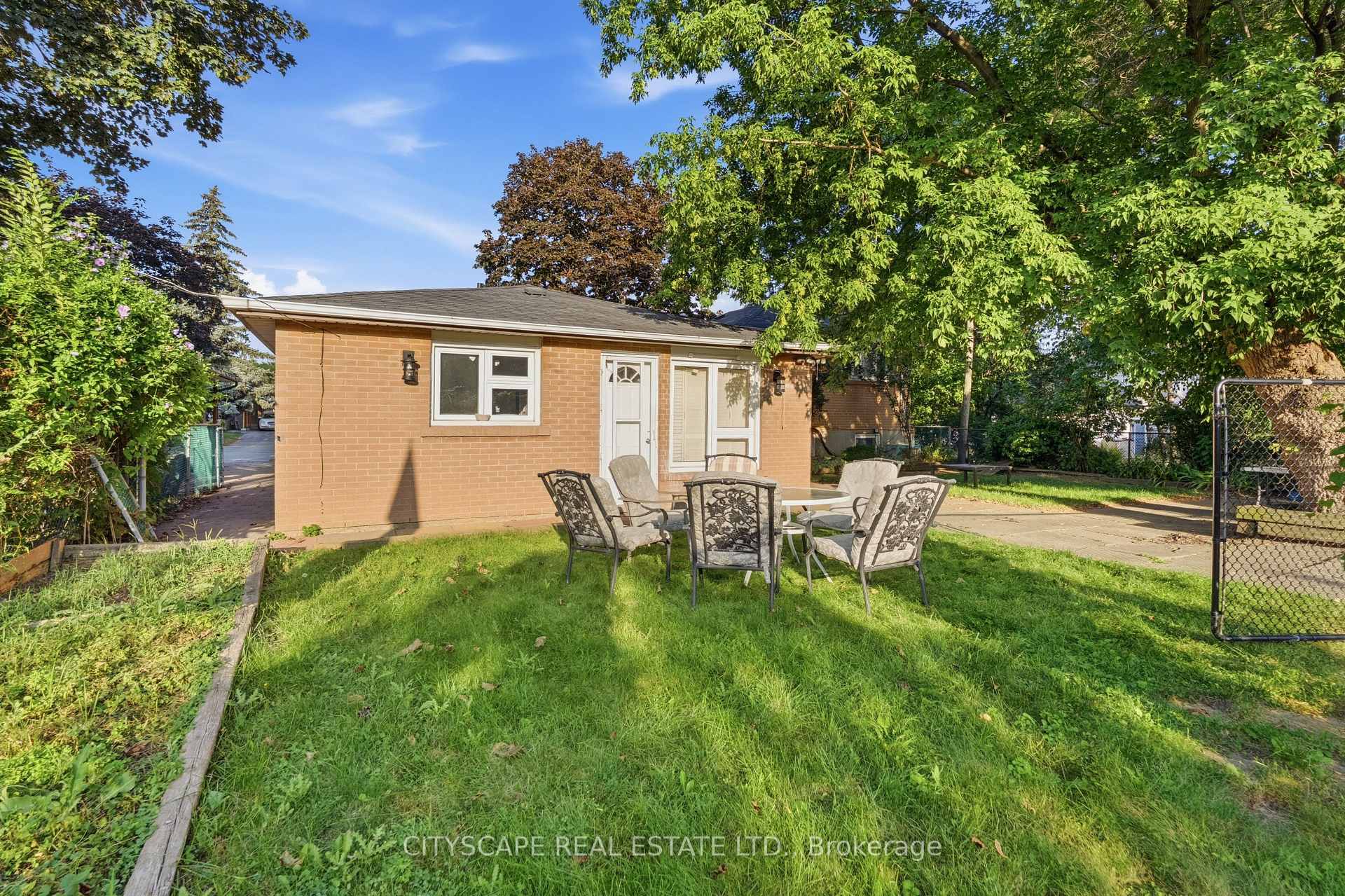 Photo 34 of 12 Vanderbrent Crescent, Etobicoke, Willowridge-Martingrove-Richview — HOMEH
