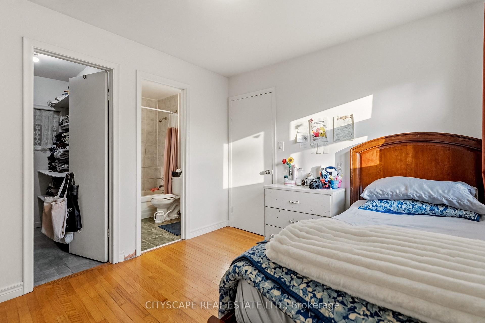 Photo 37 of 12 Vanderbrent Crescent, Etobicoke, Willowridge-Martingrove-Richview — HOMEH
