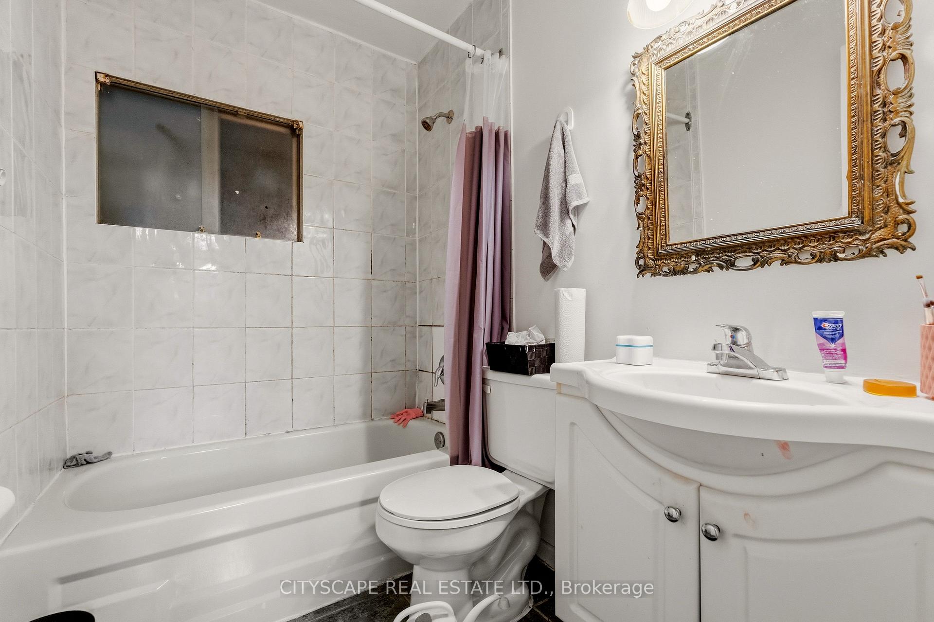 Photo 38 of 12 Vanderbrent Crescent, Etobicoke, Willowridge-Martingrove-Richview — HOMEH