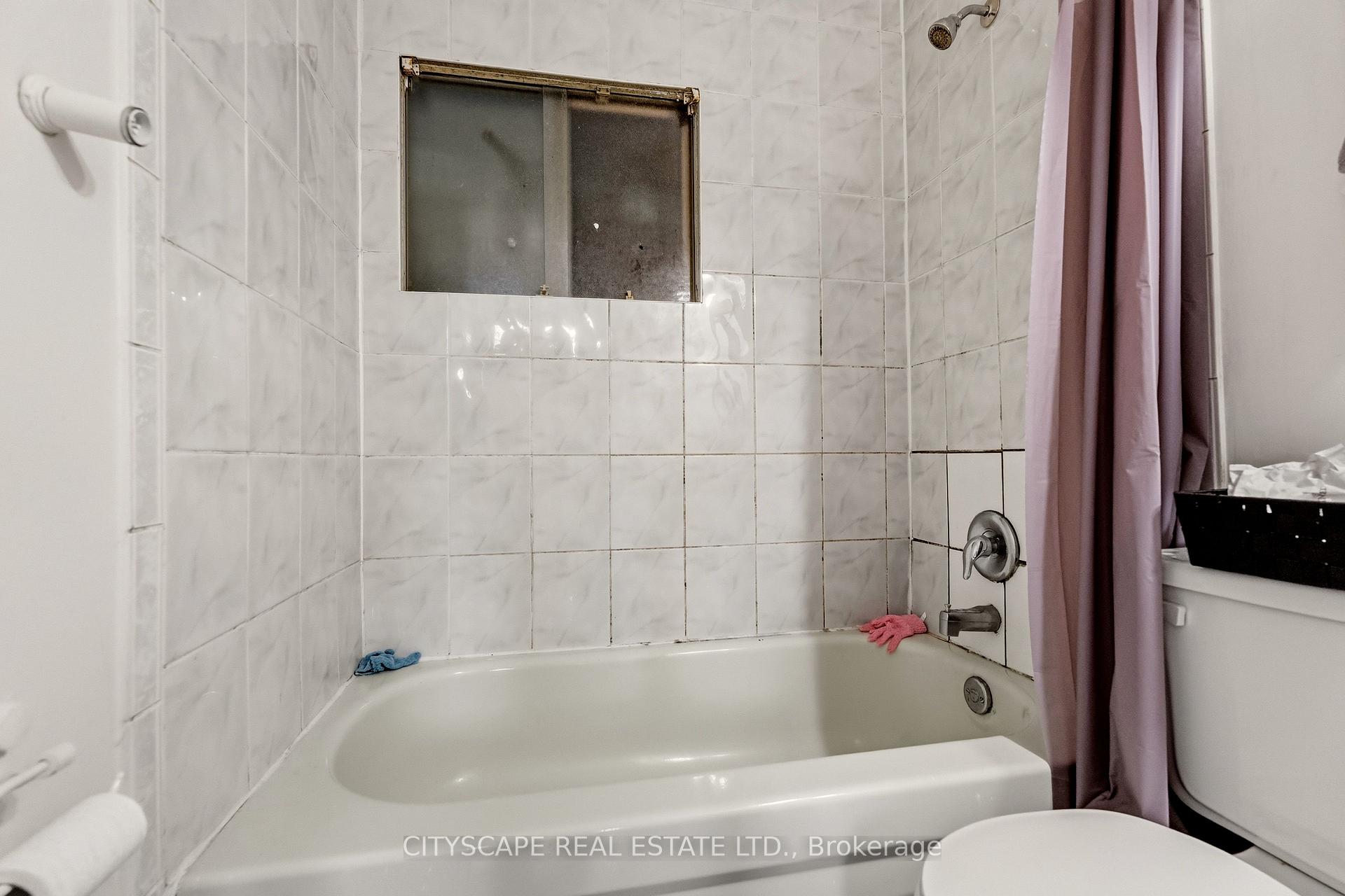 Photo 39 of 12 Vanderbrent Crescent, Etobicoke, Willowridge-Martingrove-Richview — HOMEH
