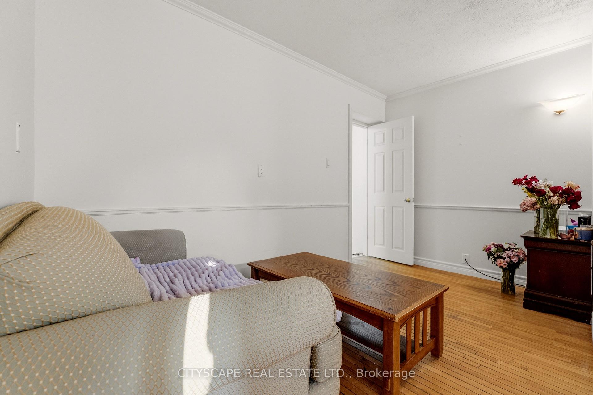 Photo 41 of 12 Vanderbrent Crescent, Etobicoke, Willowridge-Martingrove-Richview — HOMEH