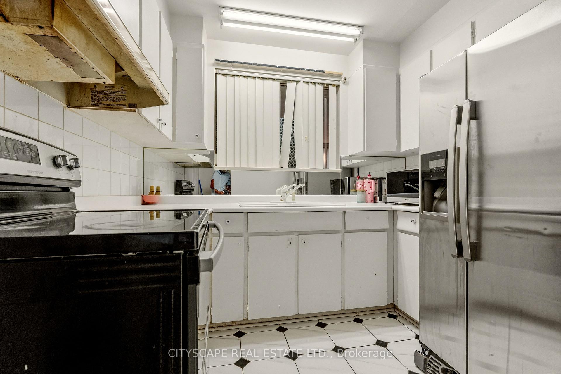 Photo 42 of 12 Vanderbrent Crescent, Etobicoke, Willowridge-Martingrove-Richview — HOMEH
