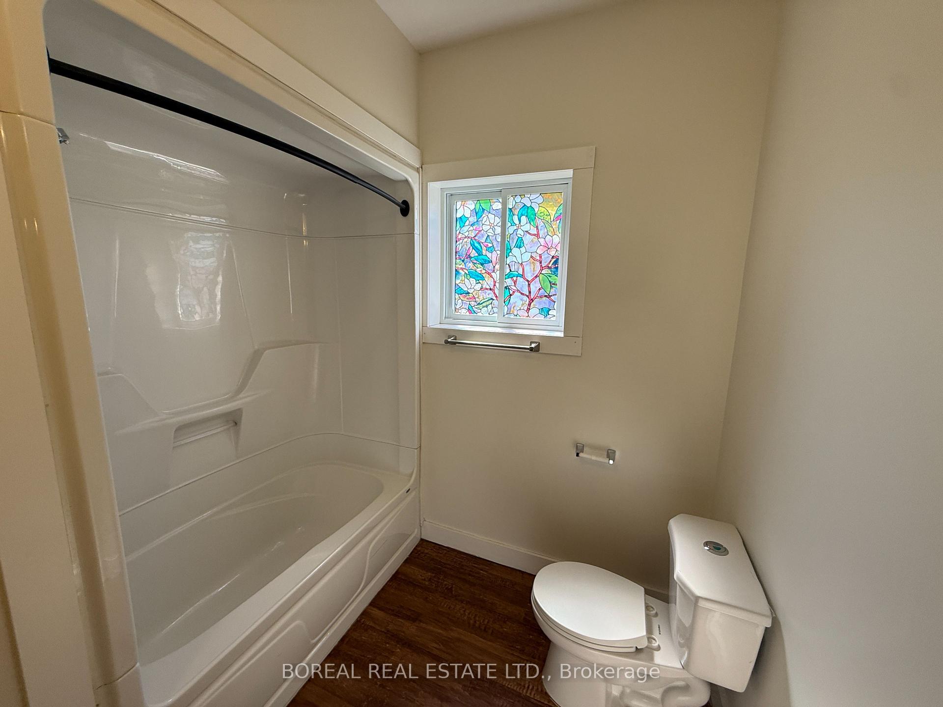 Photo 13 of 230 Tenth Avenue, Cochrane — HOMEH