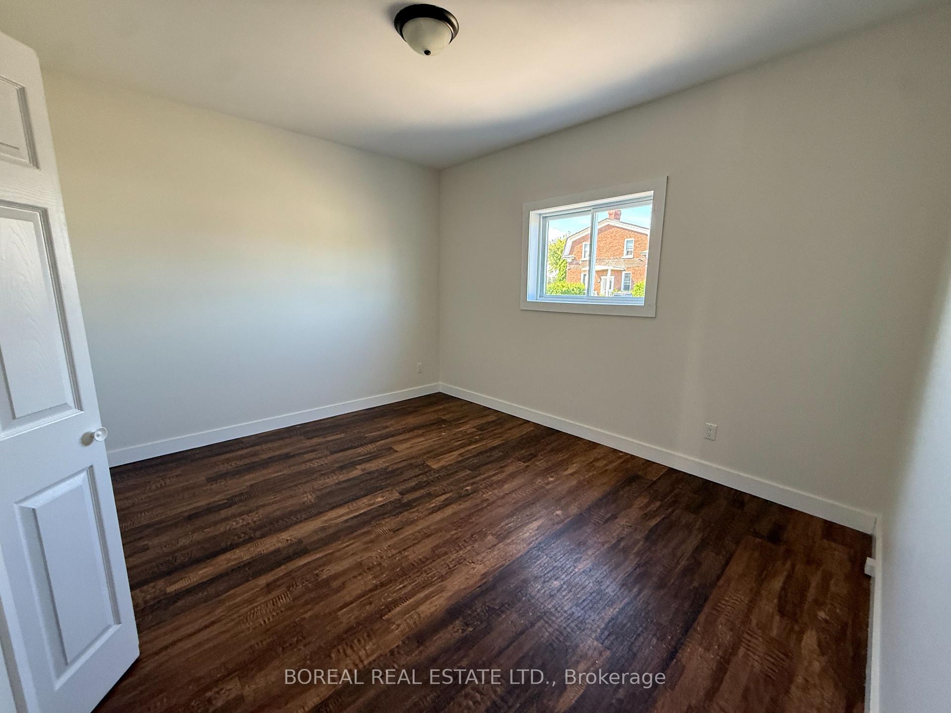Photo 16 of 230 Tenth Avenue, Cochrane — HOMEH
