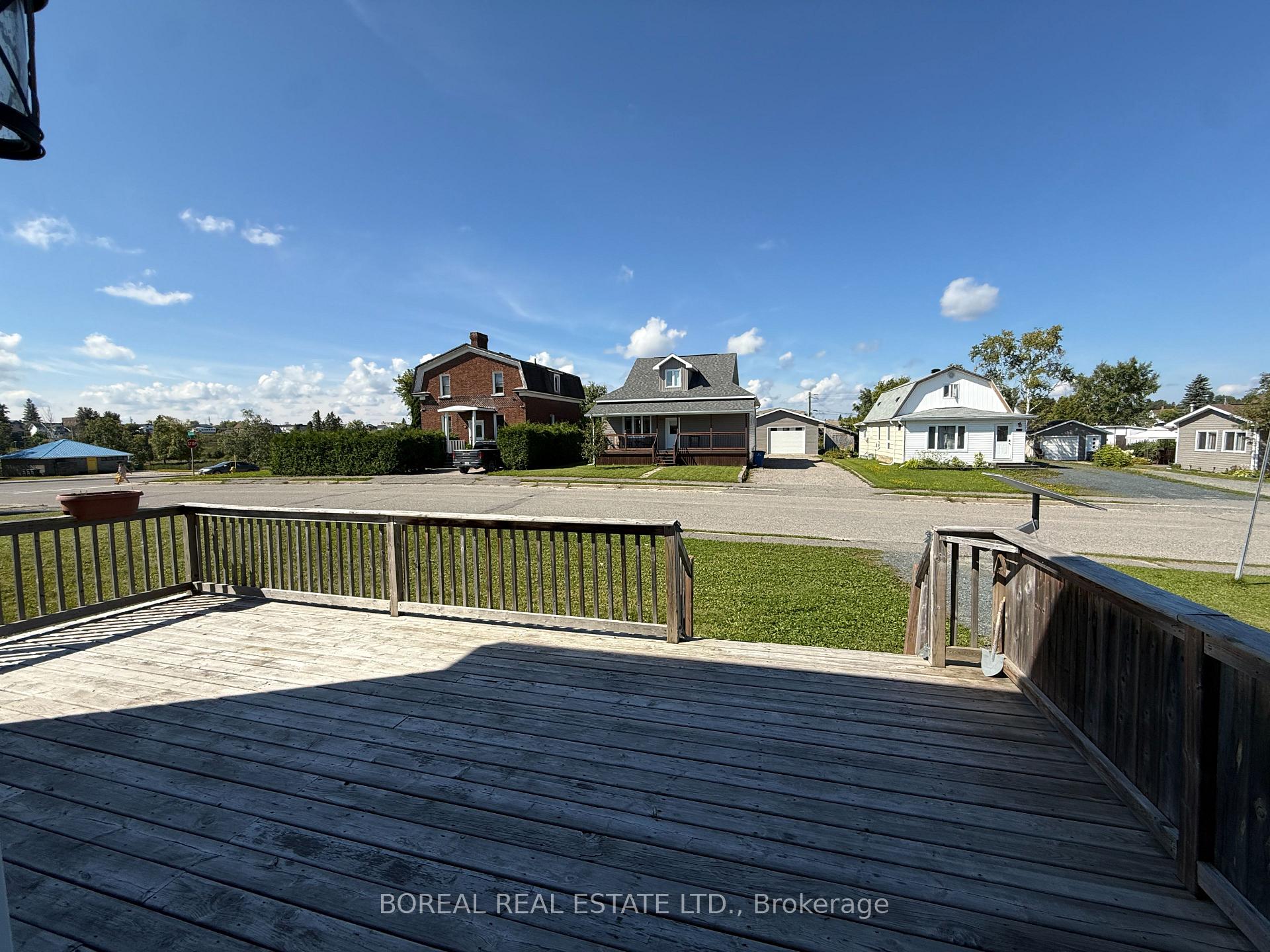 Photo 22 of 230 Tenth Avenue, Cochrane — HOMEH