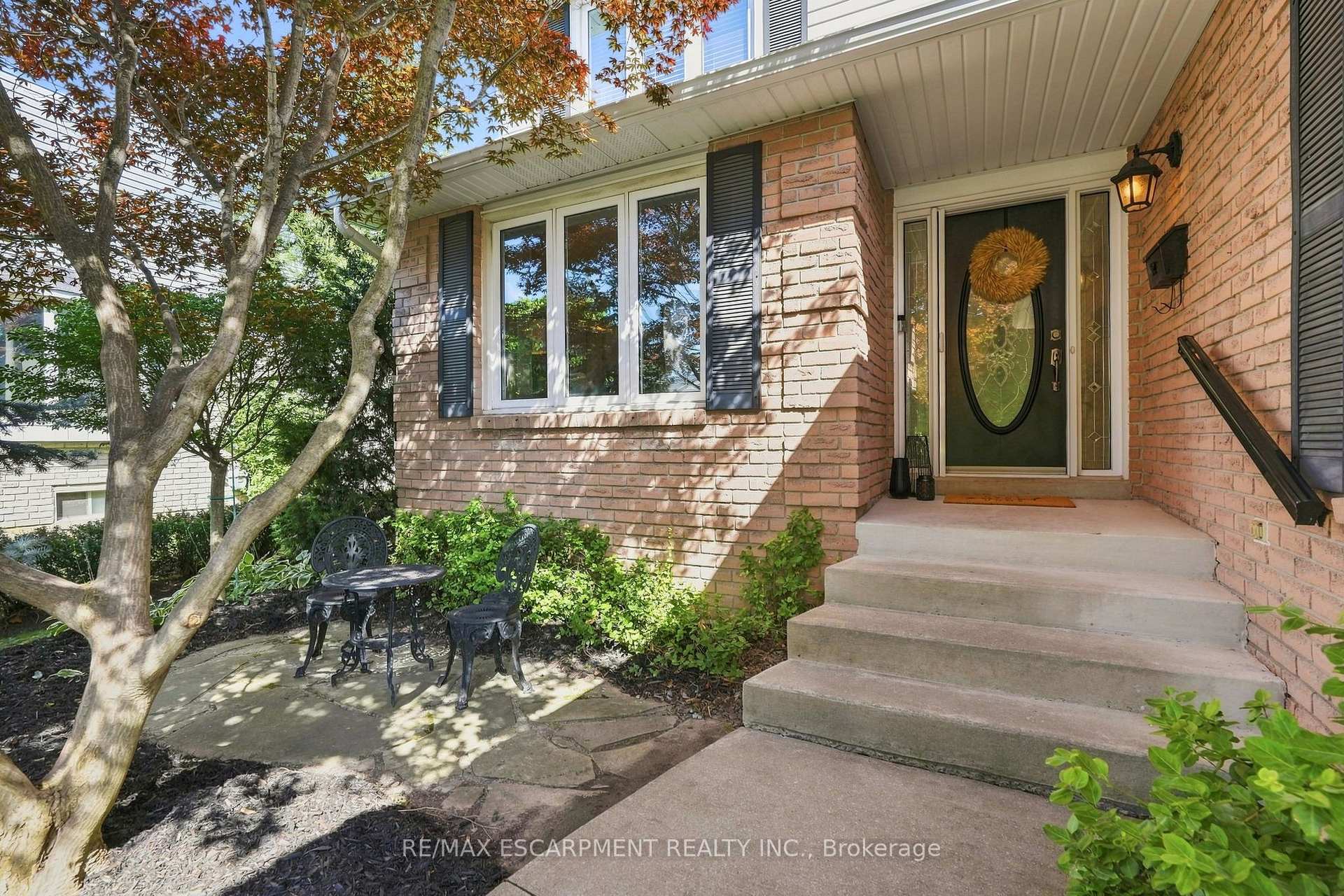 Photo 3 of 10 Acacia Street, Hamilton, Stoney Creek Mountain — HOMEH