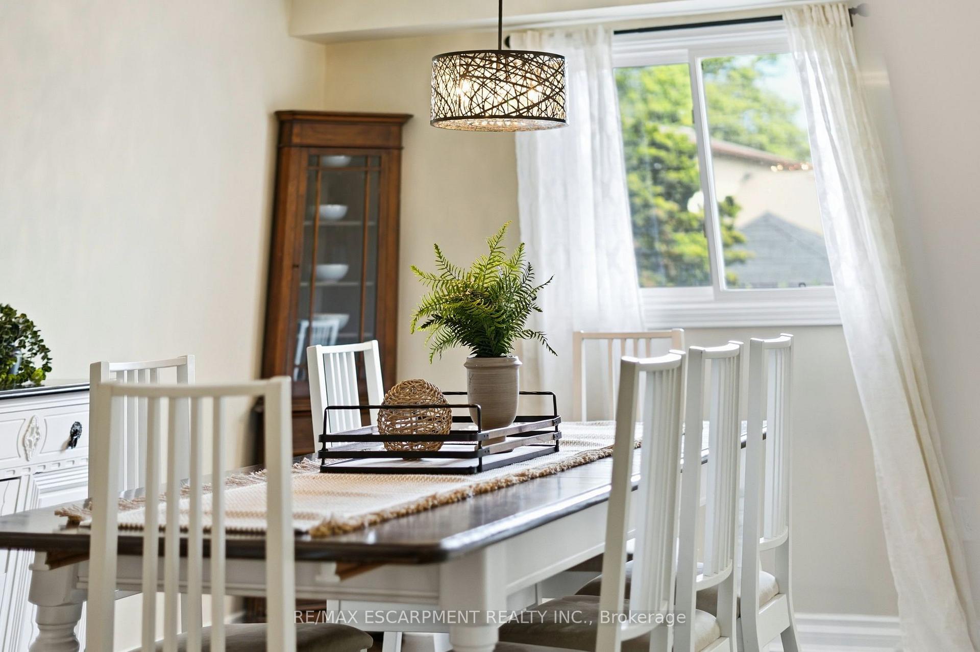 Photo 10 of 10 Acacia Street, Hamilton, Stoney Creek Mountain — HOMEH