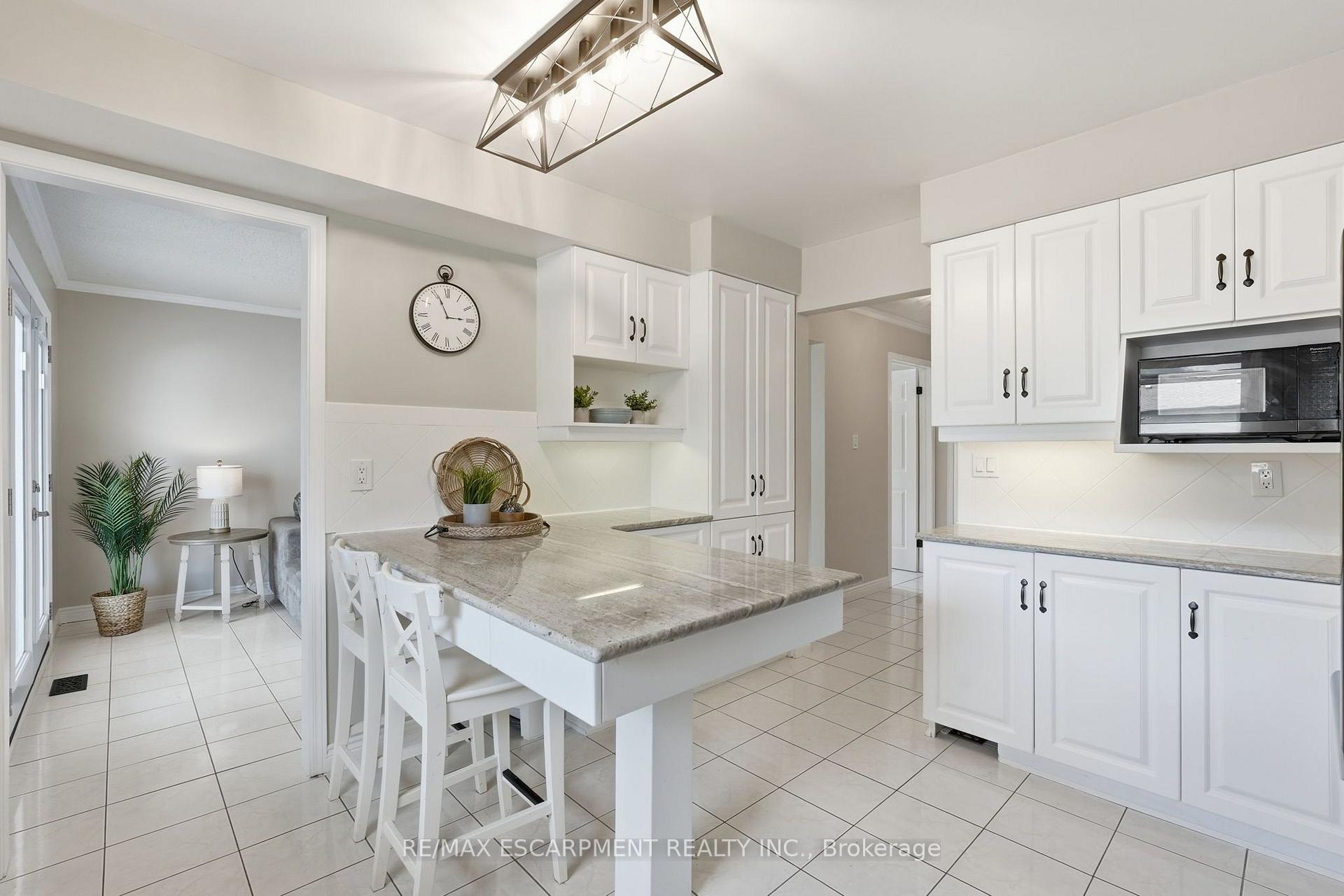 Photo 16 of 10 Acacia Street, Hamilton, Stoney Creek Mountain — HOMEH
