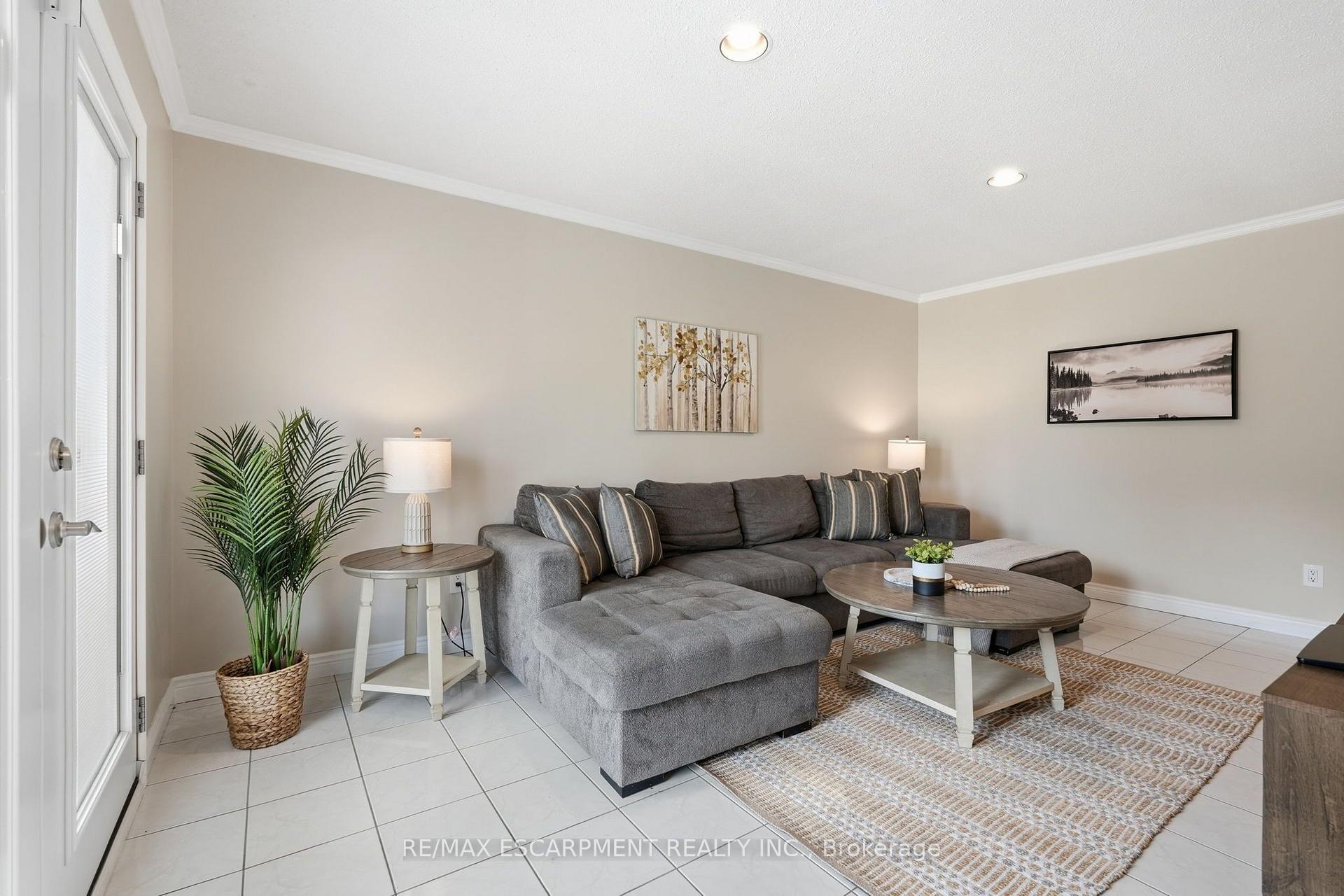 Photo 17 of 10 Acacia Street, Hamilton, Stoney Creek Mountain — HOMEH