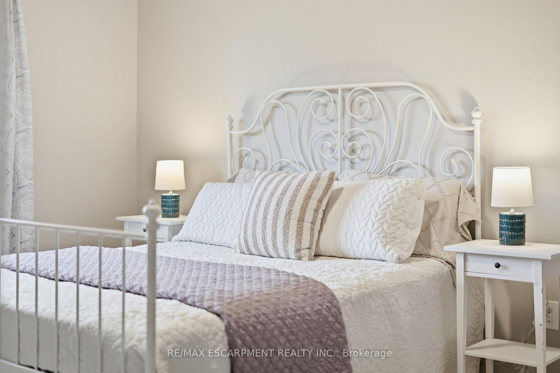 Photo 25 of 10 Acacia Street, Hamilton, Stoney Creek Mountain — HOMEH