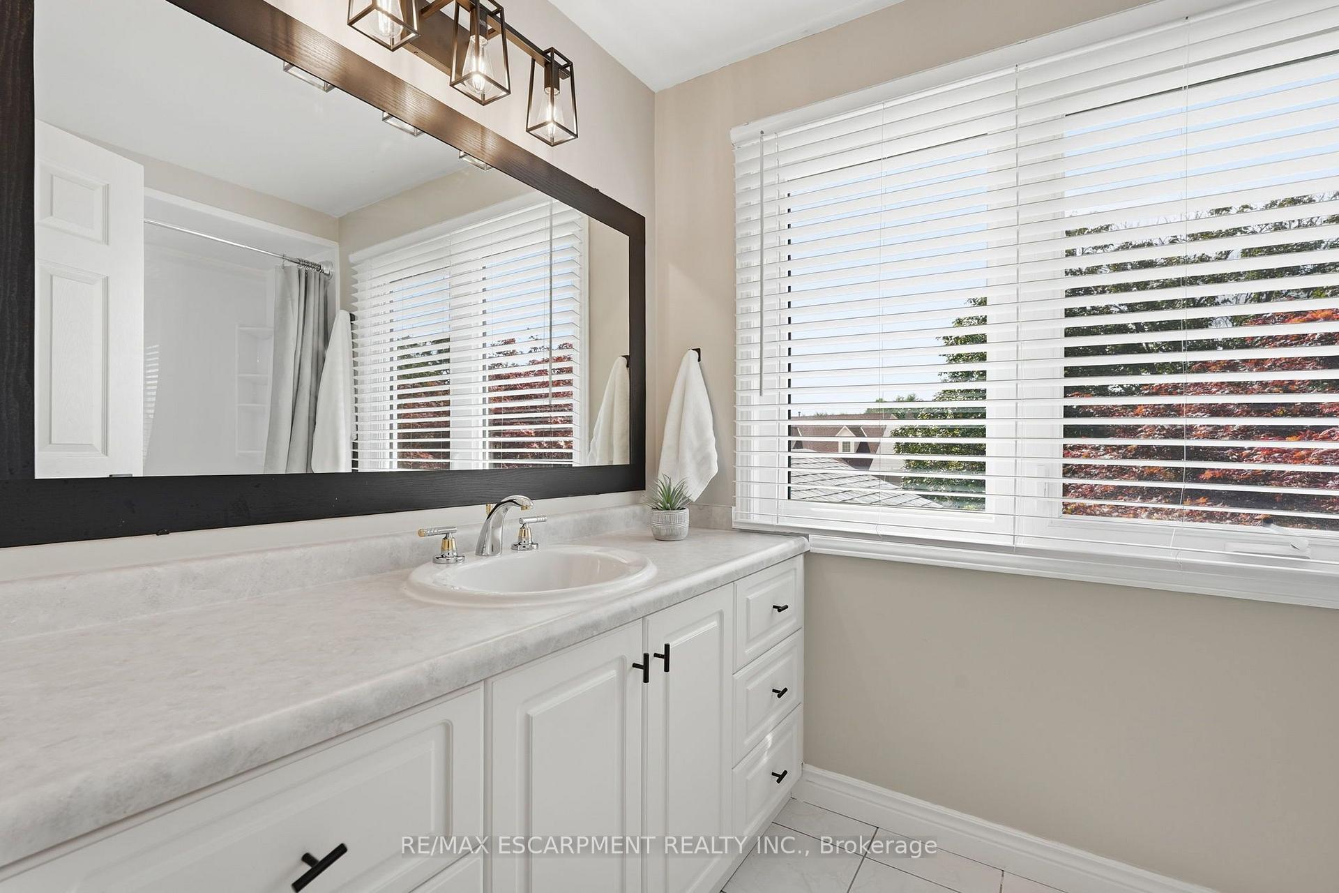 Photo 30 of 10 Acacia Street, Hamilton, Stoney Creek Mountain — HOMEH