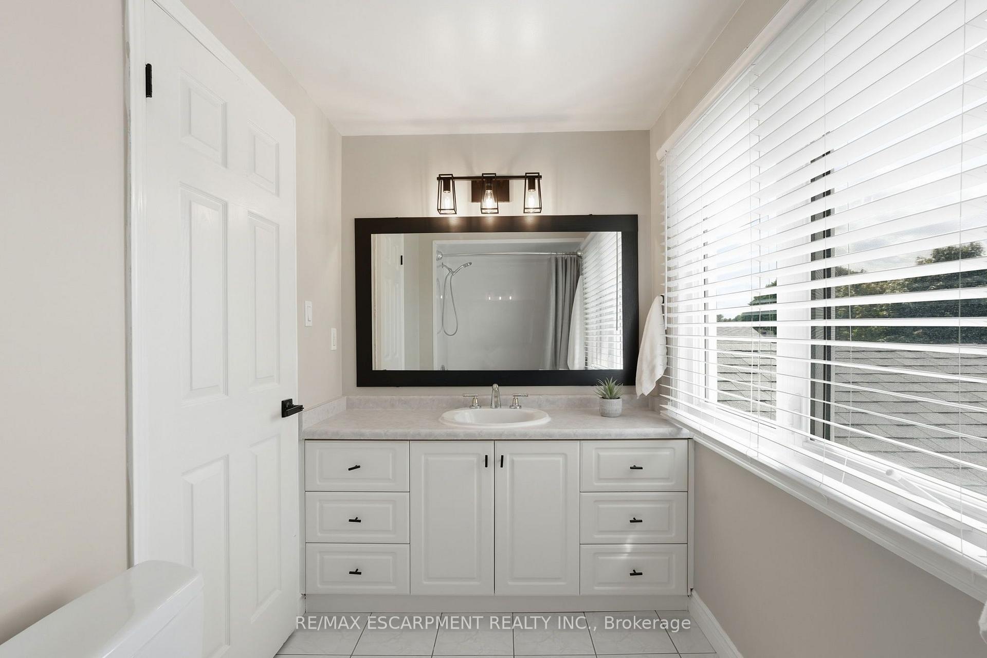 Photo 32 of 10 Acacia Street, Hamilton, Stoney Creek Mountain — HOMEH