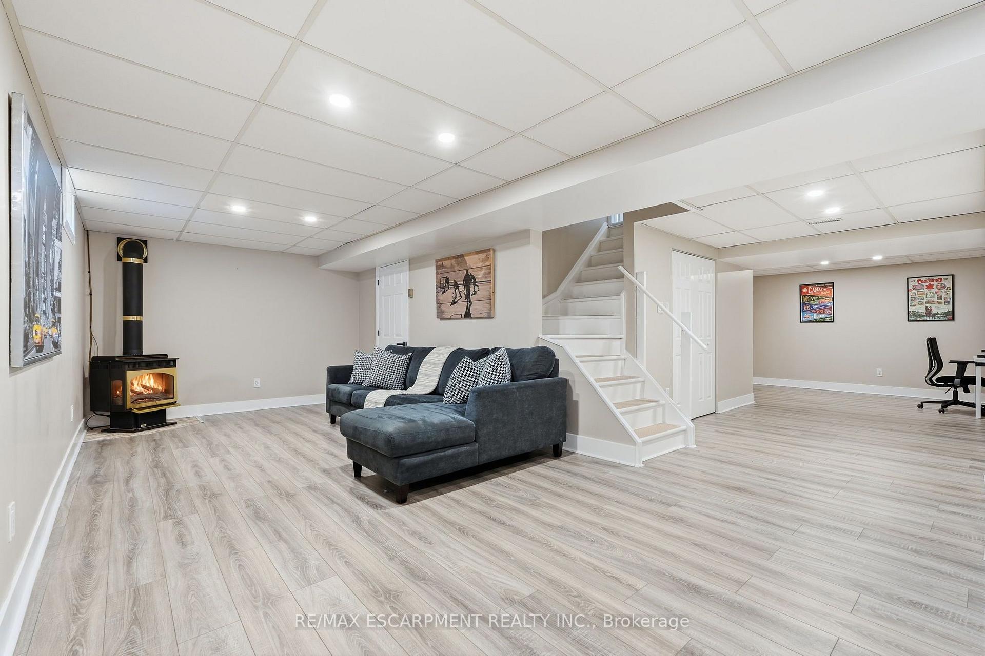 Photo 37 of 10 Acacia Street, Hamilton, Stoney Creek Mountain — HOMEH