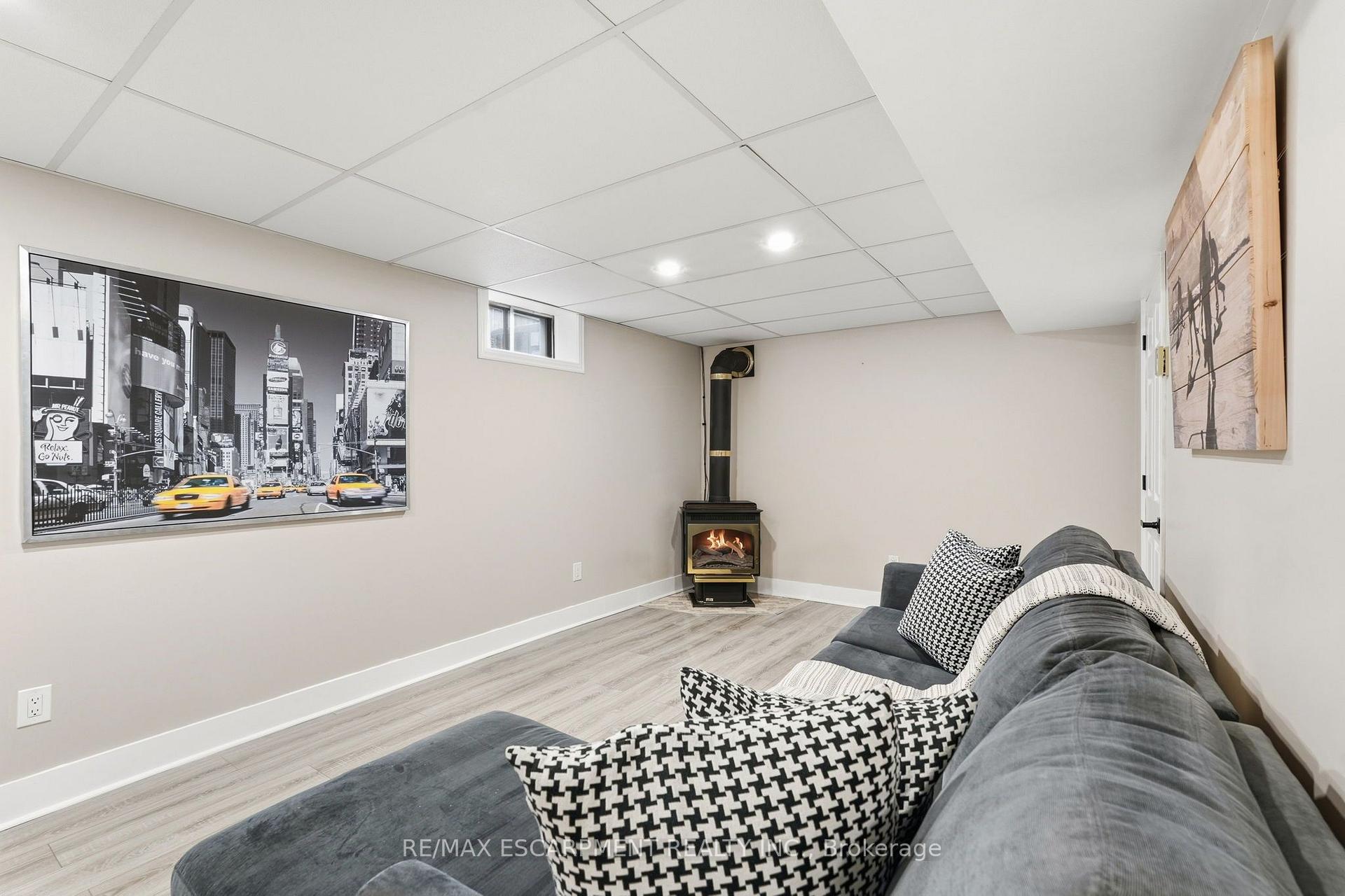 Photo 38 of 10 Acacia Street, Hamilton, Stoney Creek Mountain — HOMEH