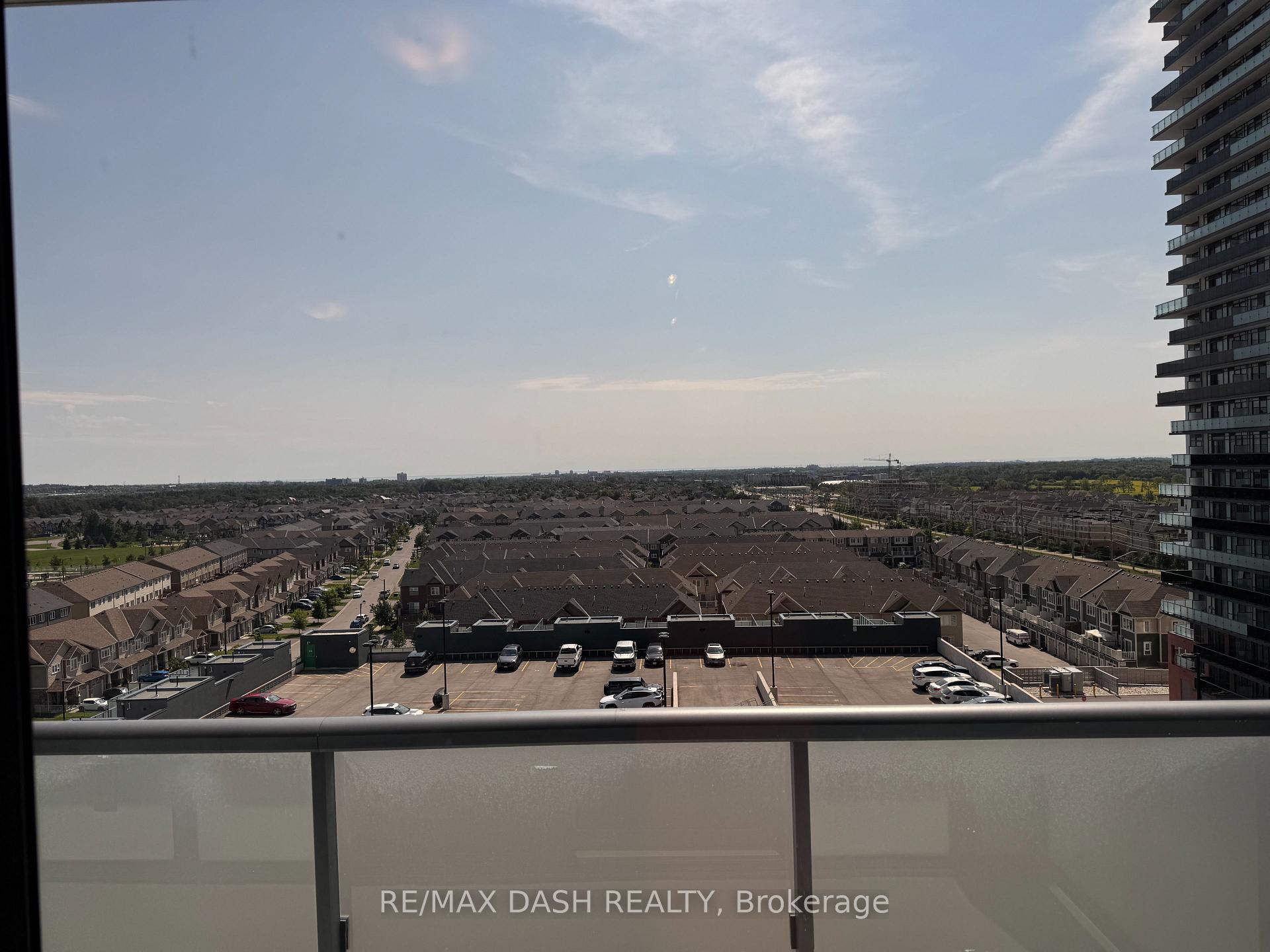 Photo 5 of Unit 922, 2545 Simcoe Street N, Oshawa, Windfields — HOMEH