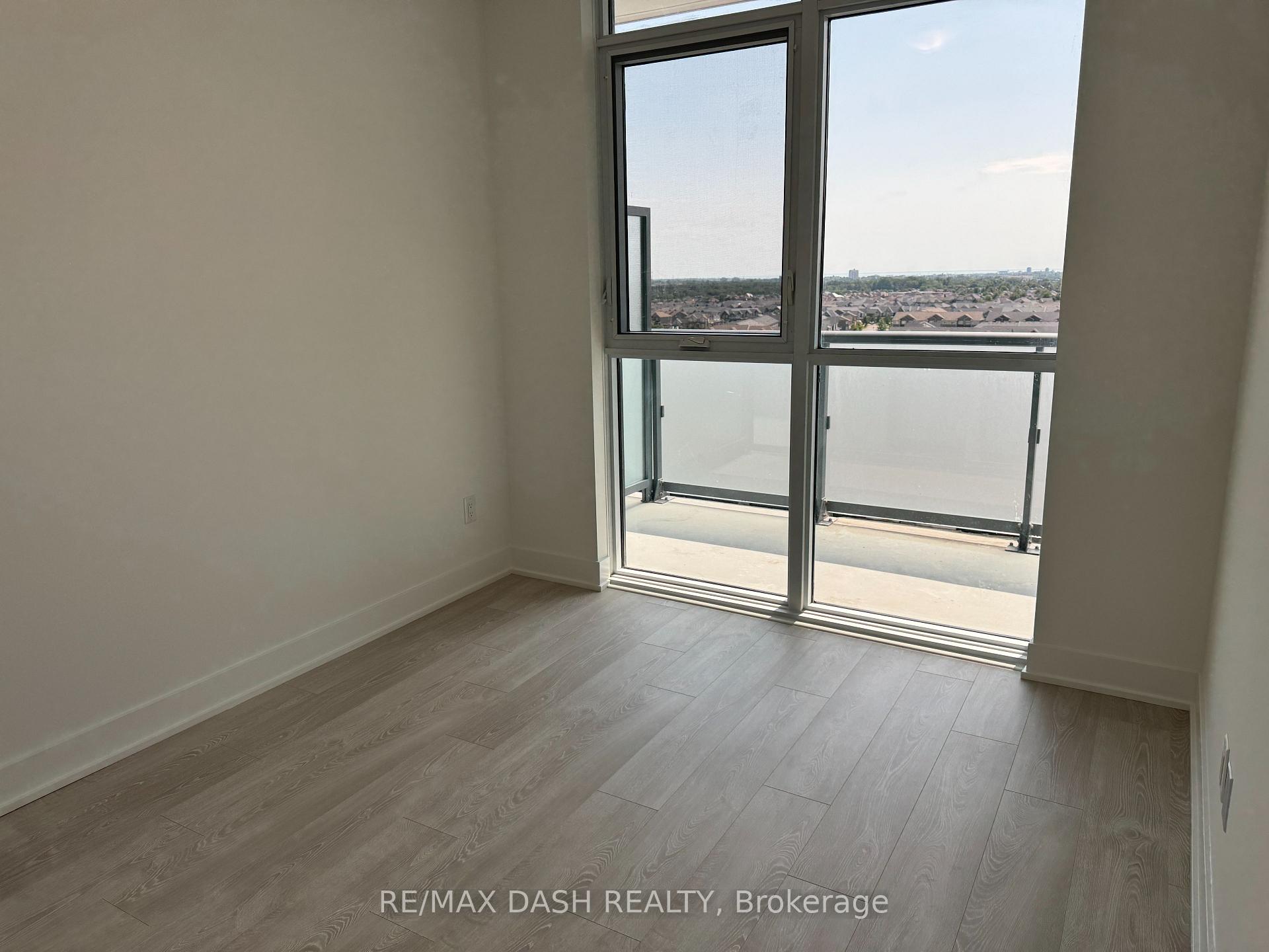 Photo 7 of Unit 922, 2545 Simcoe Street N, Oshawa, Windfields — HOMEH
