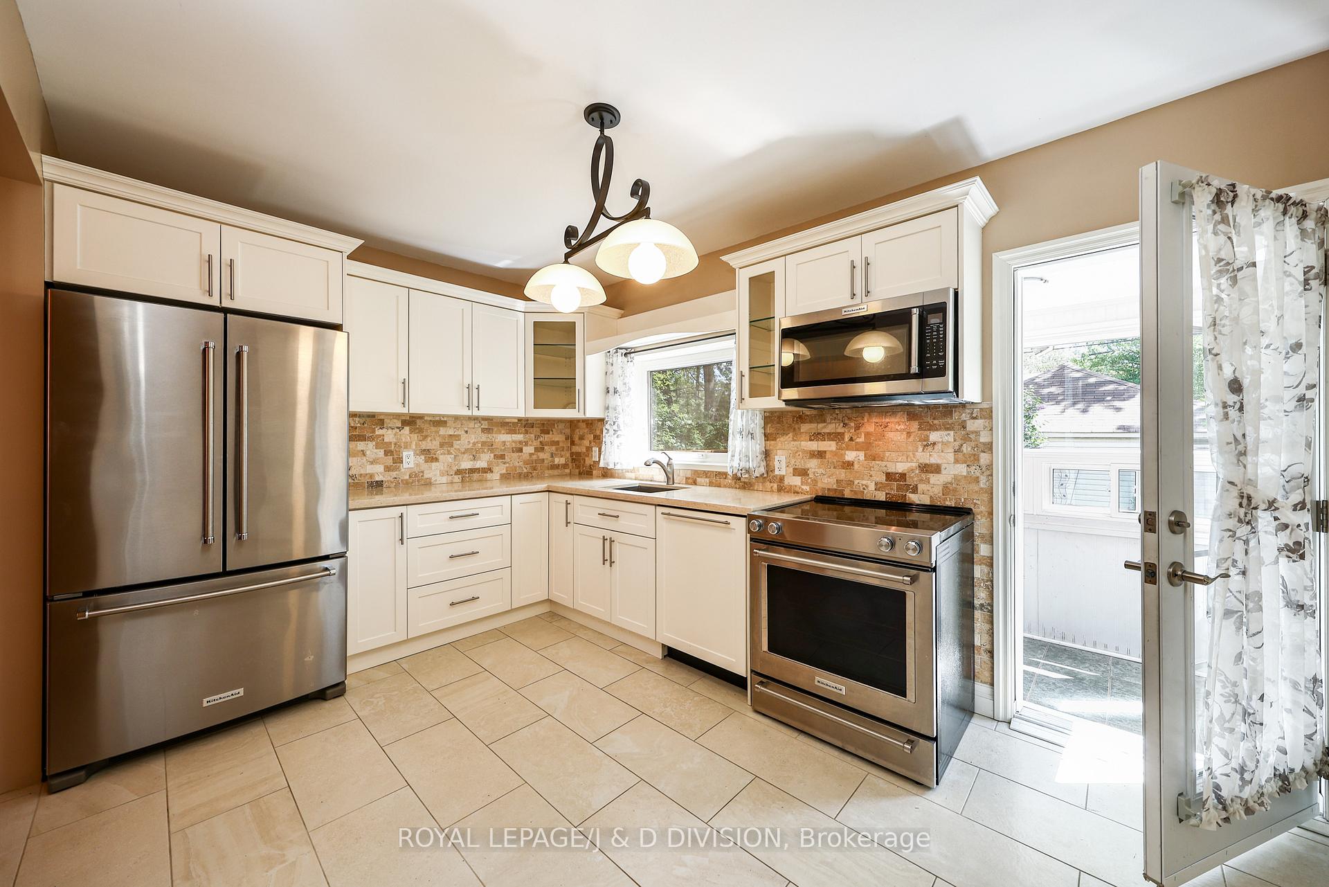 Photo 9 of 553 Runnymede Road, Toronto, Junction Area — HOMEH