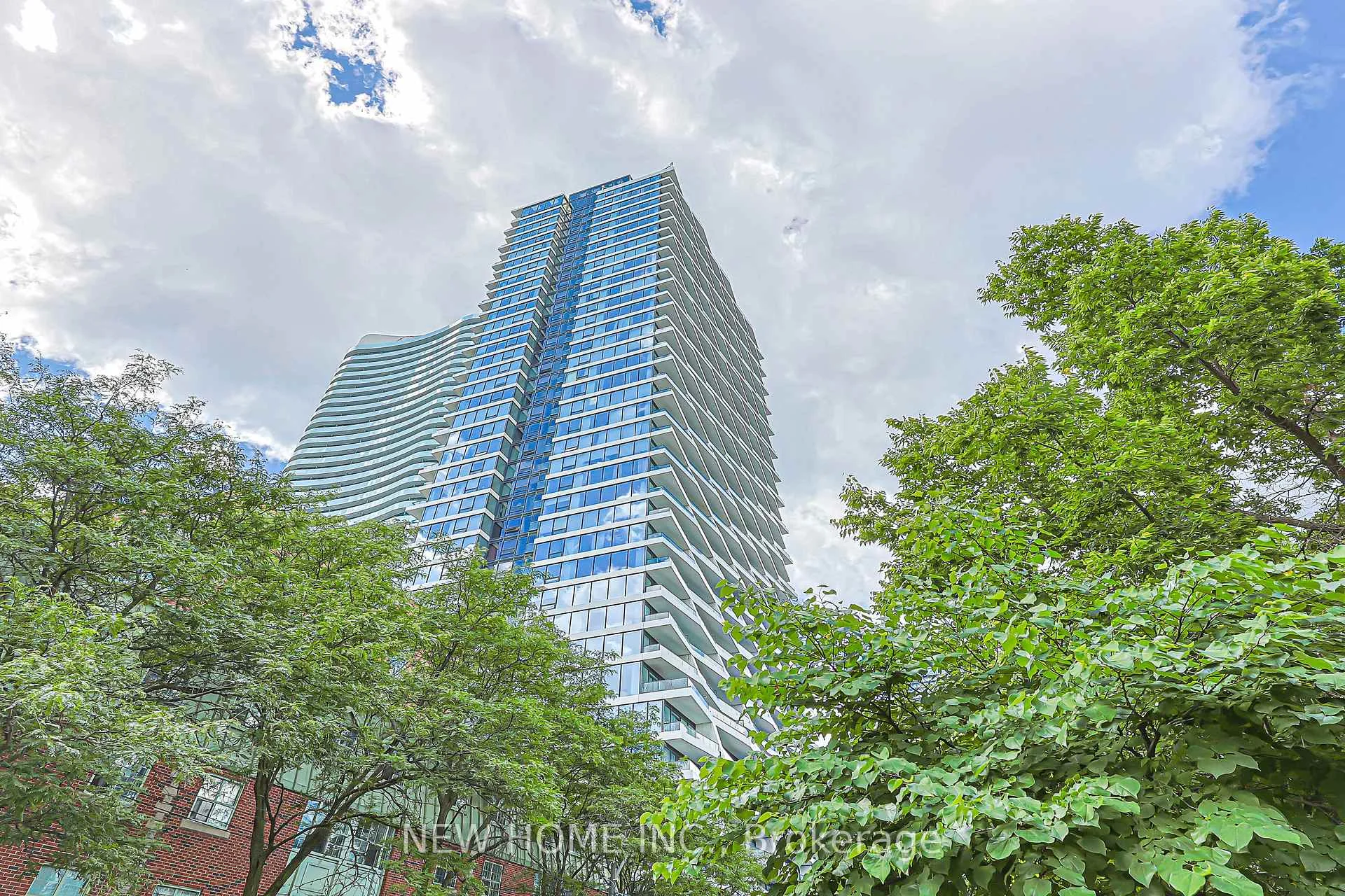 Front of Unit 3303, 85 Wood Street