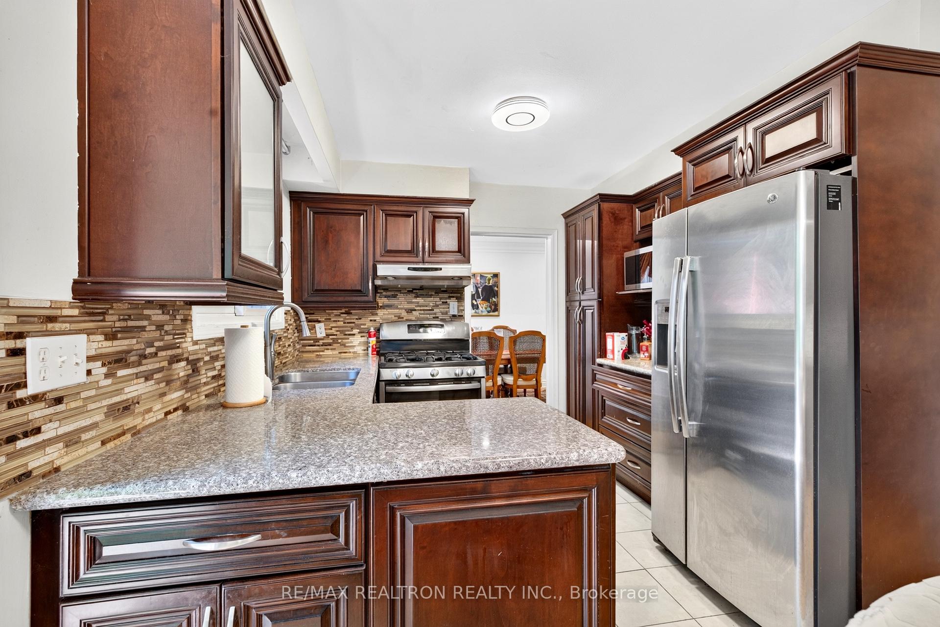 Photo 6 of 591 Cummer Avenue, North York, Bayview Woods-Steeles — HOMEH