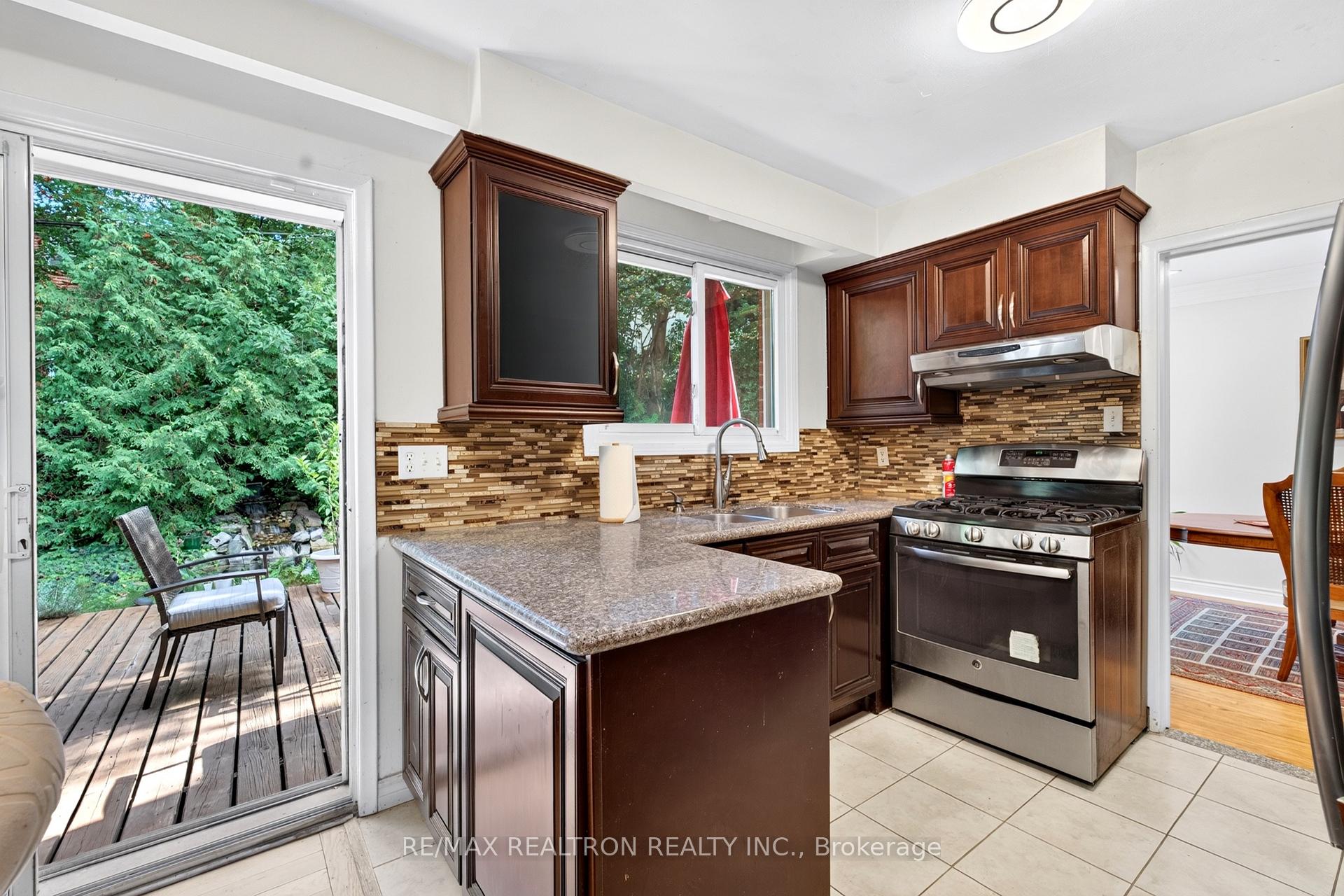 Photo 7 of 591 Cummer Avenue, North York, Bayview Woods-Steeles — HOMEH