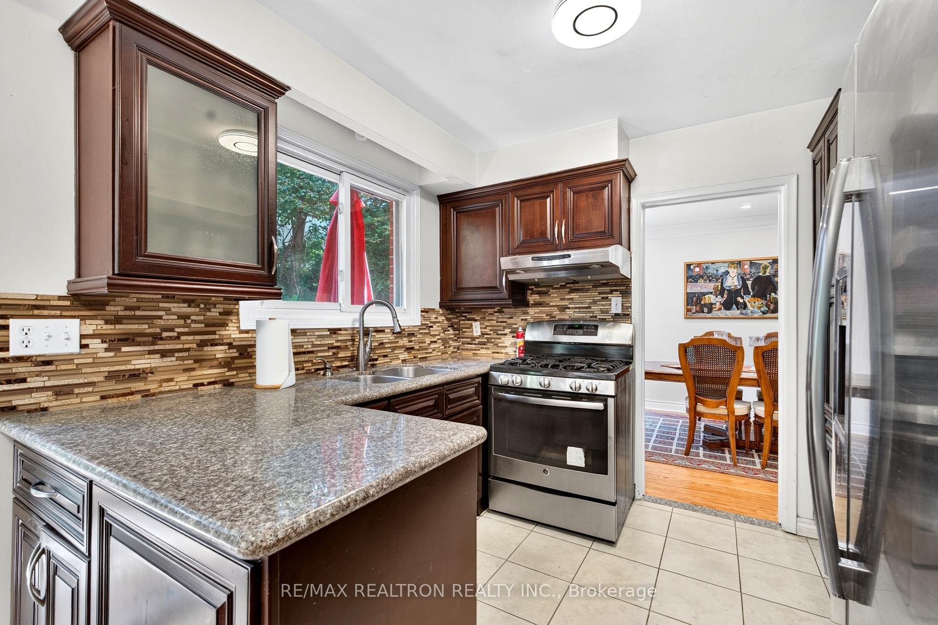 Photo 8 of 591 Cummer Avenue, North York, Bayview Woods-Steeles — HOMEH