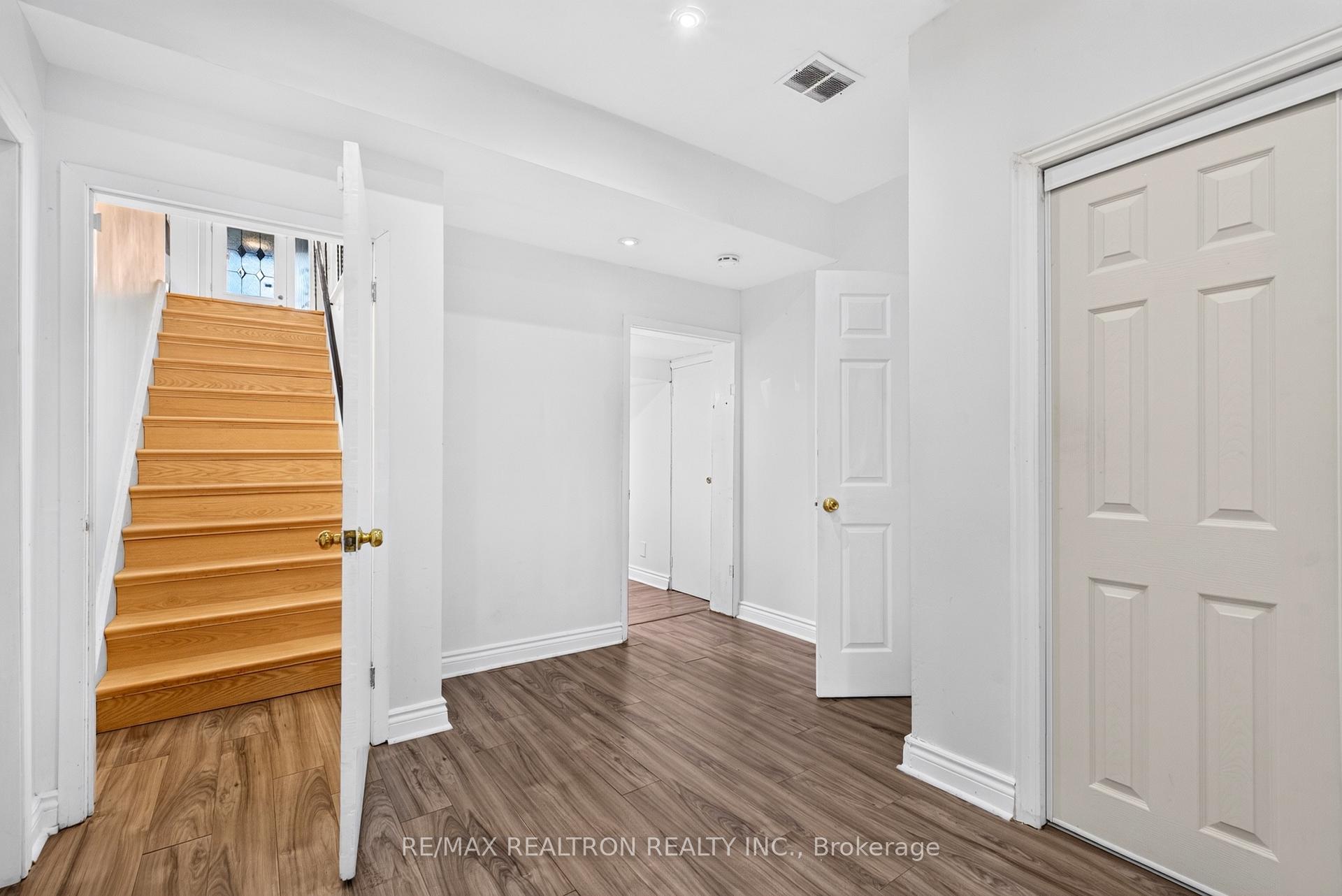 Photo 21 of 591 Cummer Avenue, North York, Bayview Woods-Steeles — HOMEH
