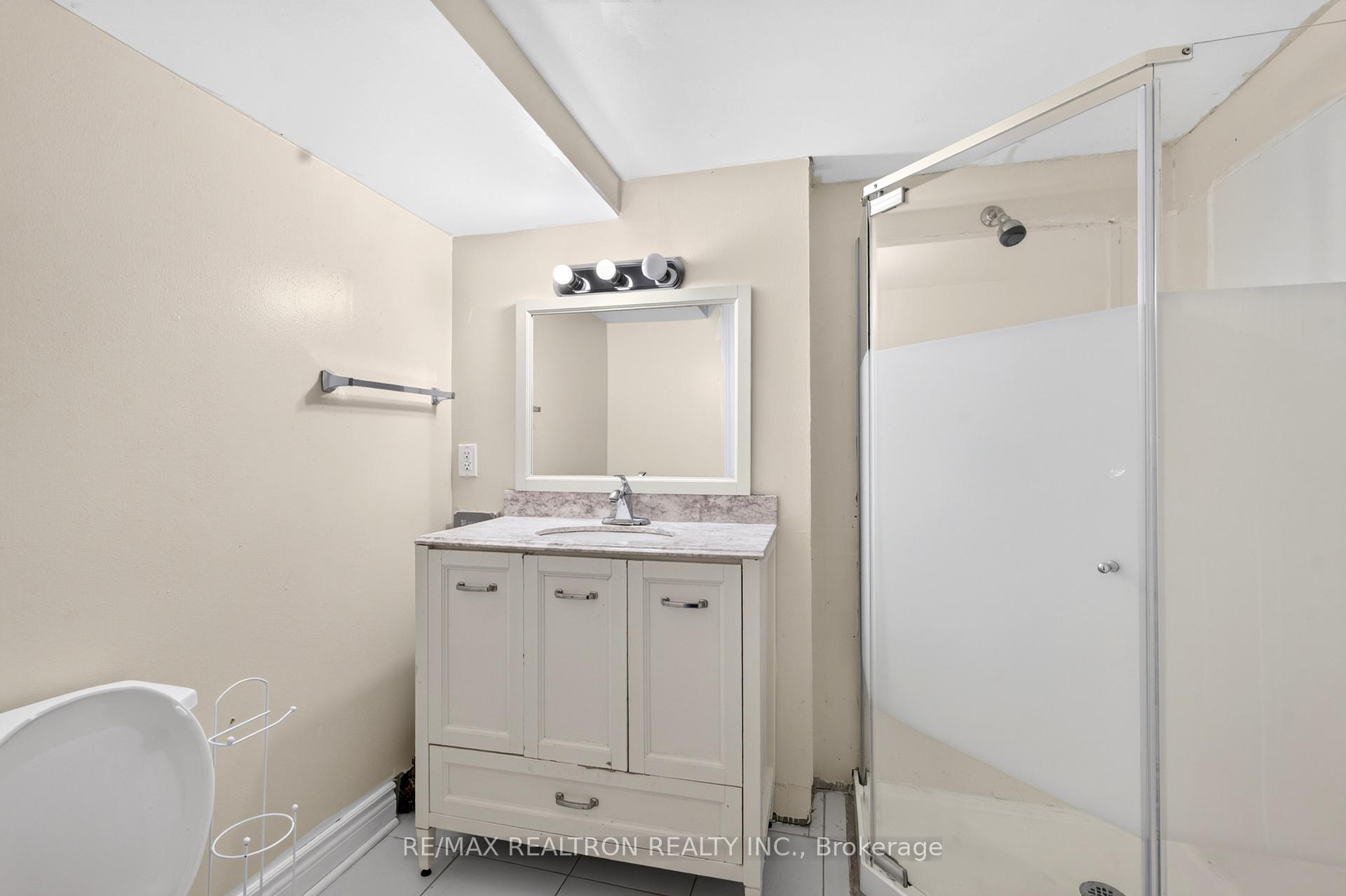 Photo 26 of 591 Cummer Avenue, North York, Bayview Woods-Steeles — HOMEH