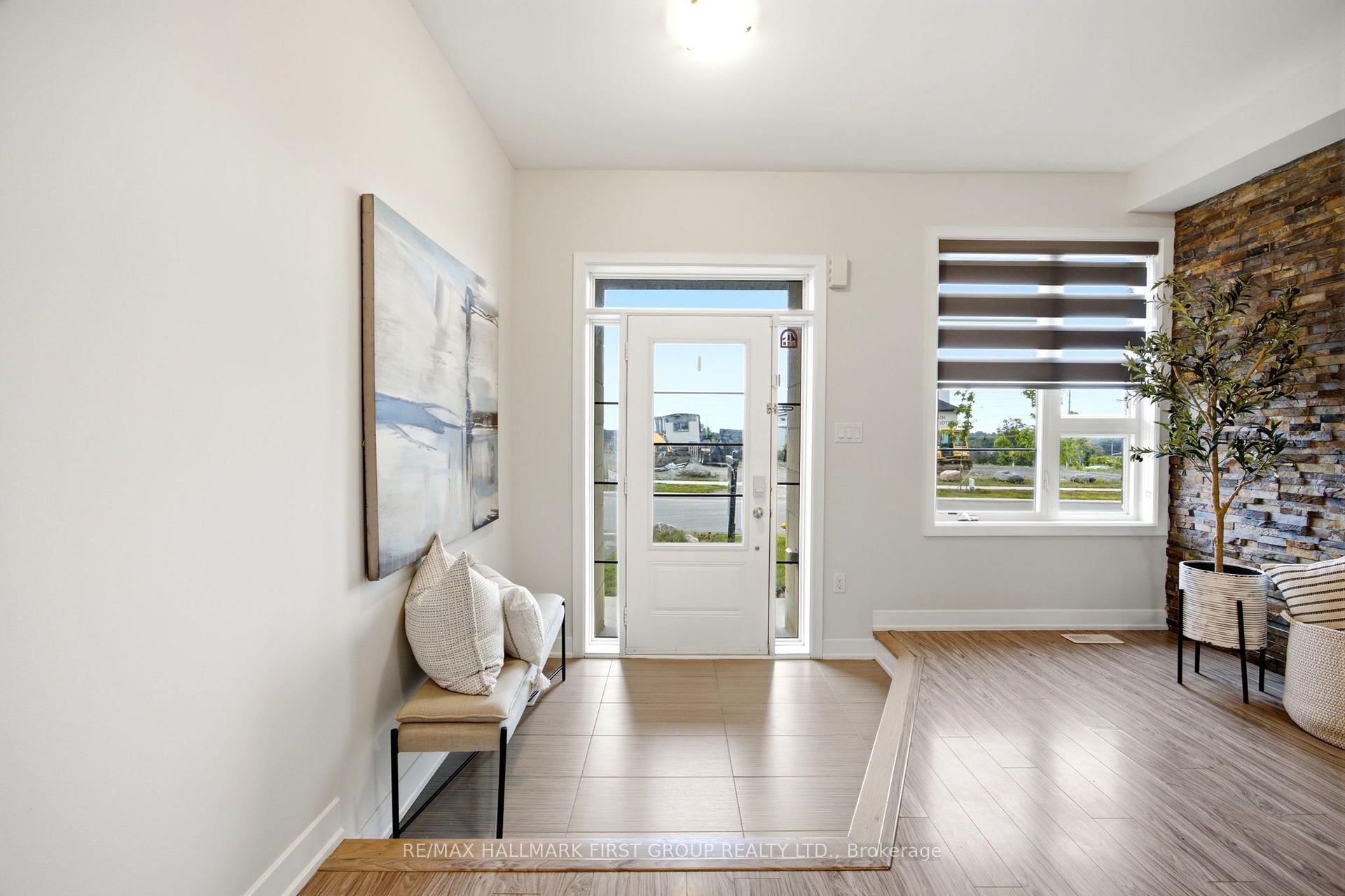Photo 11 of 142 Vanier Street, Whitby, Pringle Creek — HOMEH