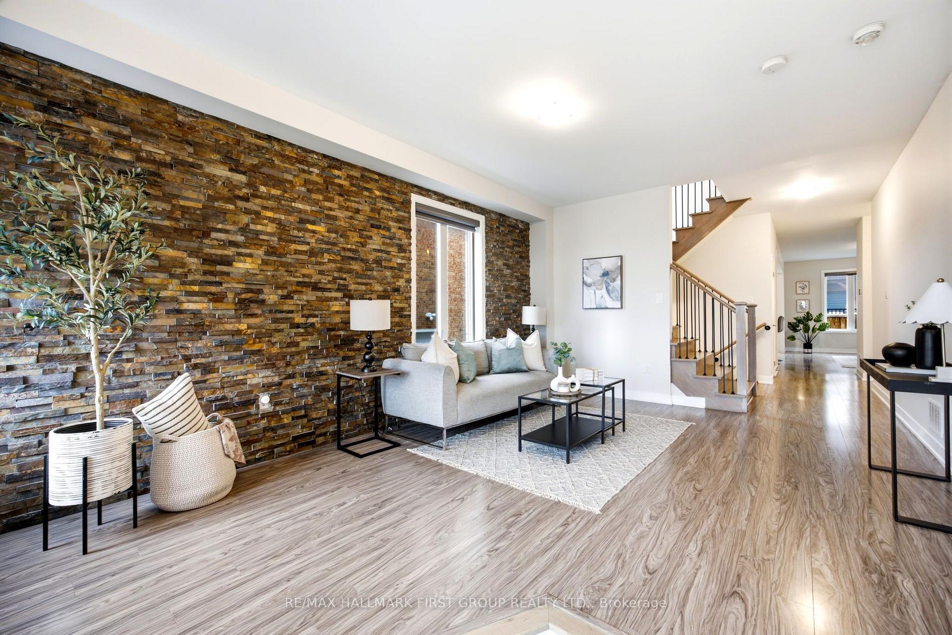 Photo 24 of 142 Vanier Street, Whitby, Pringle Creek — HOMEH
