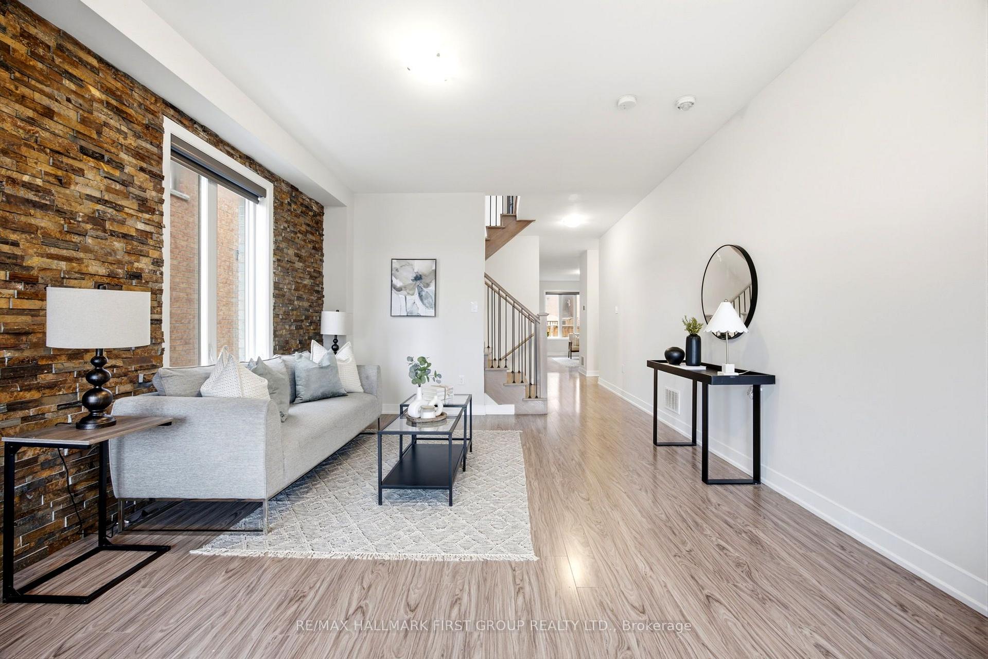 Photo 30 of 142 Vanier Street, Whitby, Pringle Creek — HOMEH