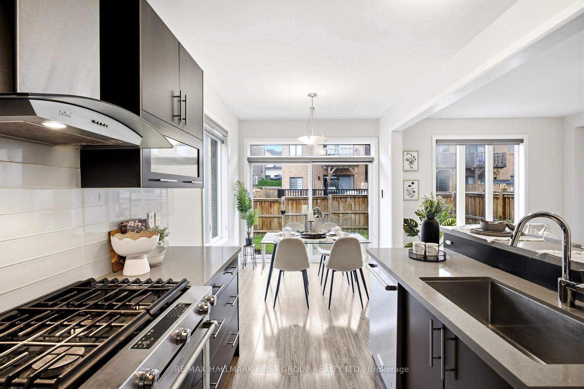 Photo 40 of 142 Vanier Street, Whitby, Pringle Creek — HOMEH