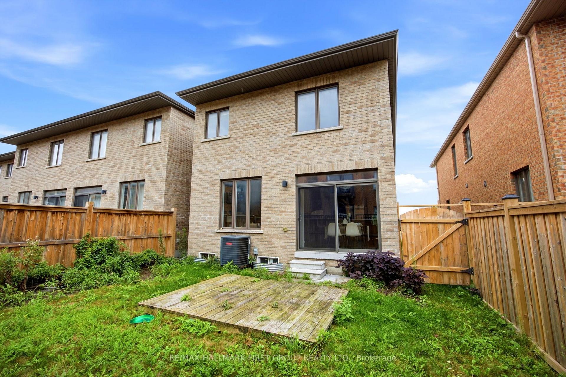 Photo 64 of 142 Vanier Street, Whitby, Pringle Creek — HOMEH