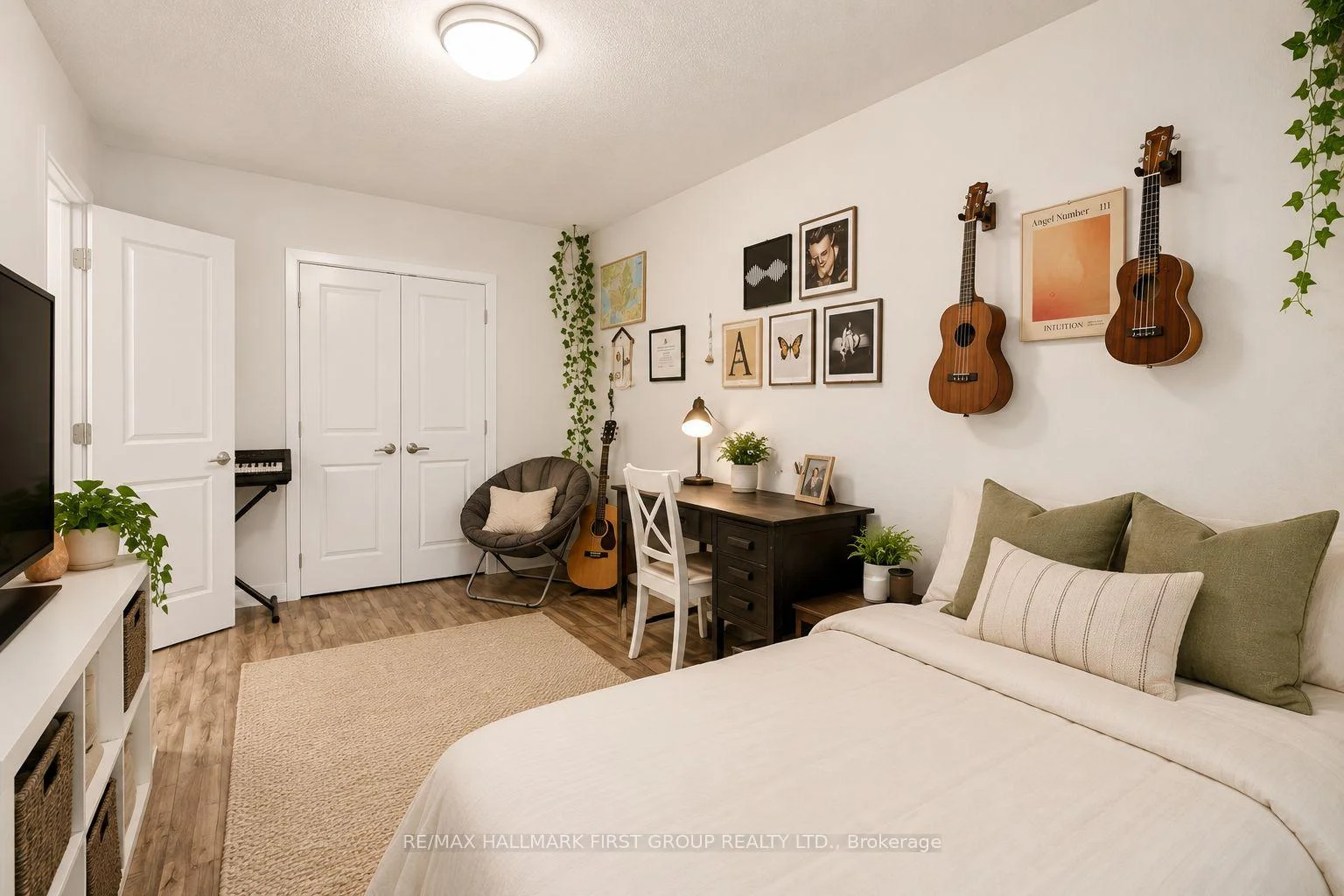 Photo 9 of 142 Vanier Street, Whitby, Pringle Creek — HOMEH