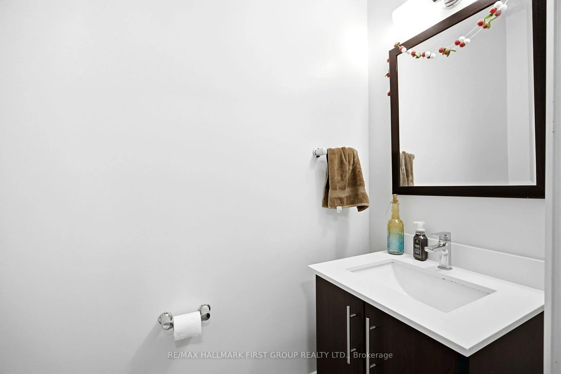 Photo 10 of 142 Vanier Street, Whitby, Pringle Creek — HOMEH