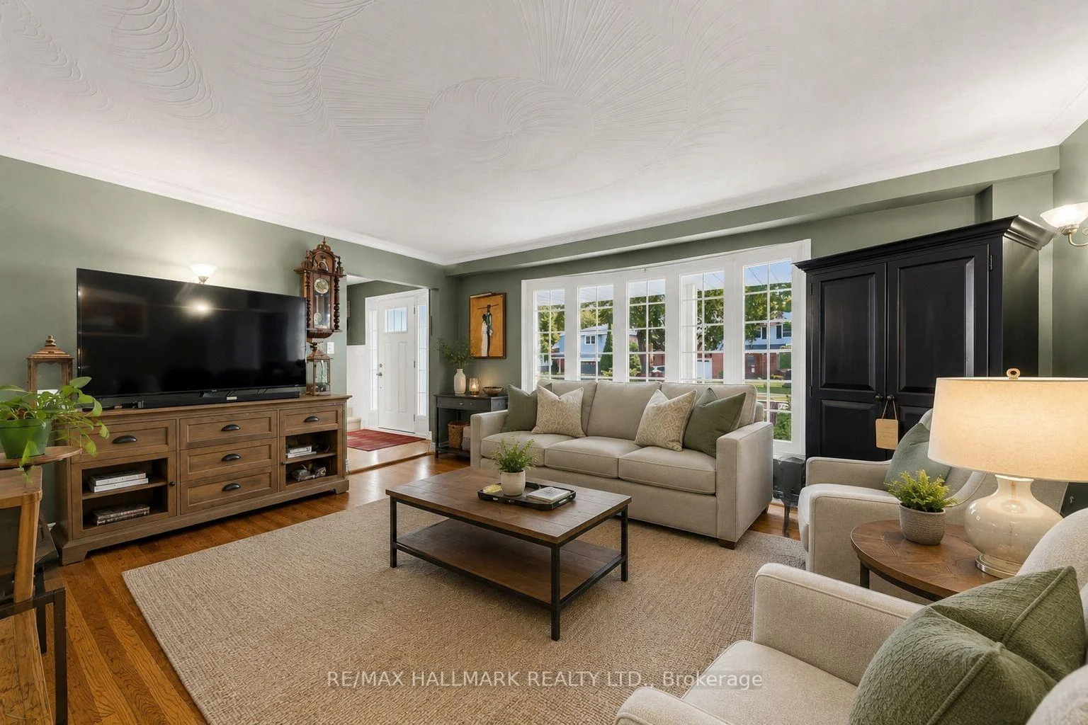 Photo 6 of 135 Senator Reesors Drive, Markham, Sherwood-Amberglen — HOMEH