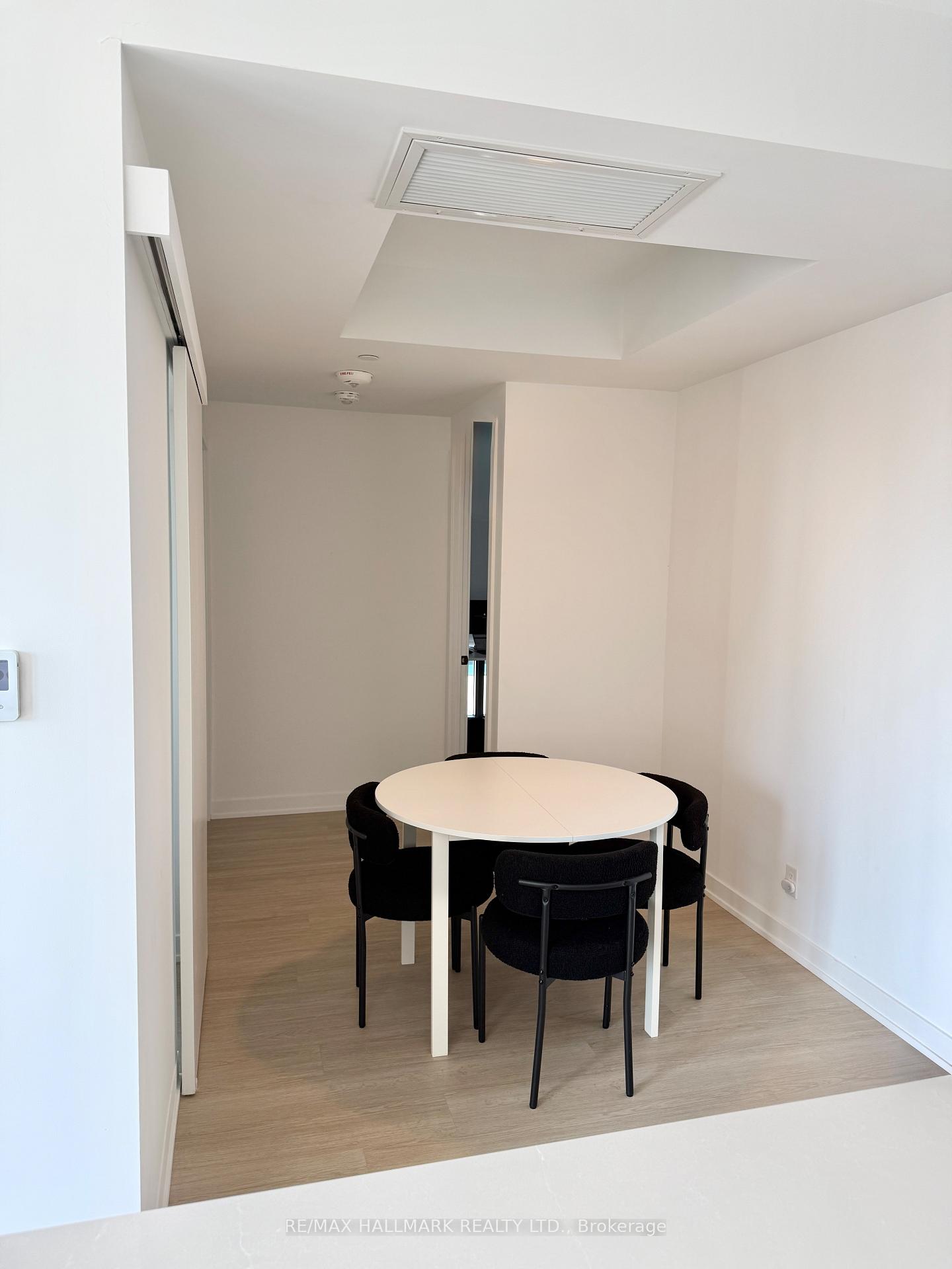 Photo 5 of Unit 607, 699 Sheppard Avenue E, North York, Bayview Village — HOMEH