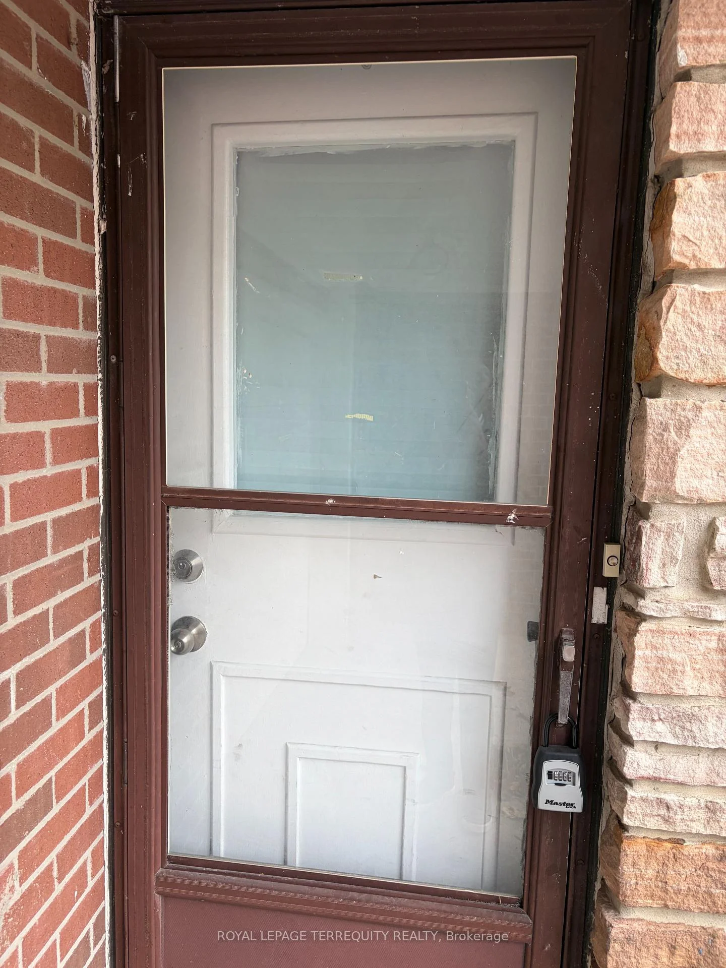 Photo 4 of 21 Judith Crescent, Brampton, Northgate — HOMEH