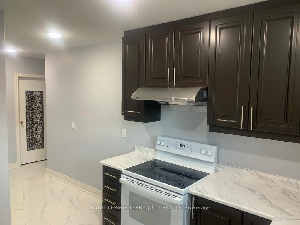 Photo 7 of 21 Judith Crescent, Brampton, Northgate — HOMEH