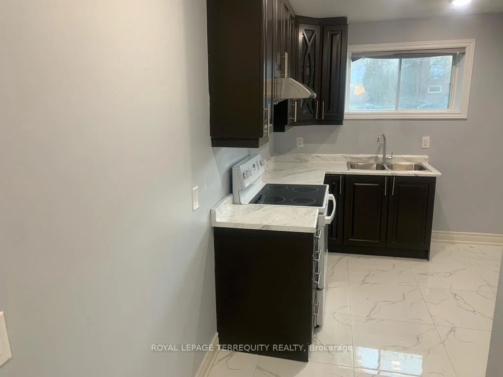 Photo 8 of 21 Judith Crescent, Brampton, Northgate — HOMEH