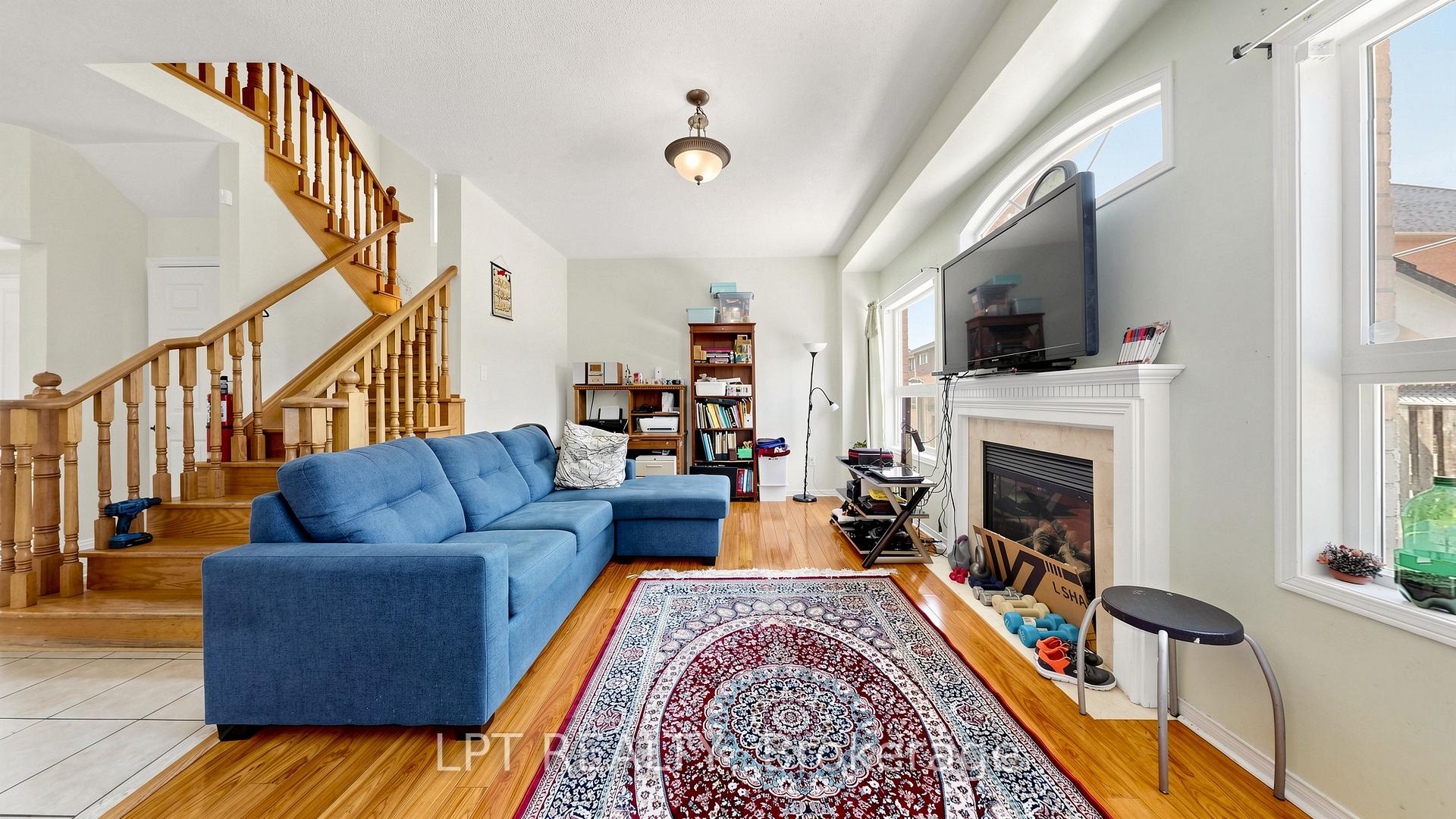 Photo 6 of 30 Ranchero Drive, Brampton, Fletcher's Meadow — HOMEH