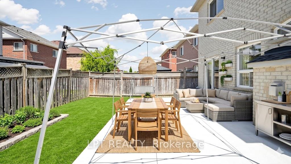 Photo 13 of 30 Ranchero Drive, Brampton, Fletcher's Meadow — HOMEH