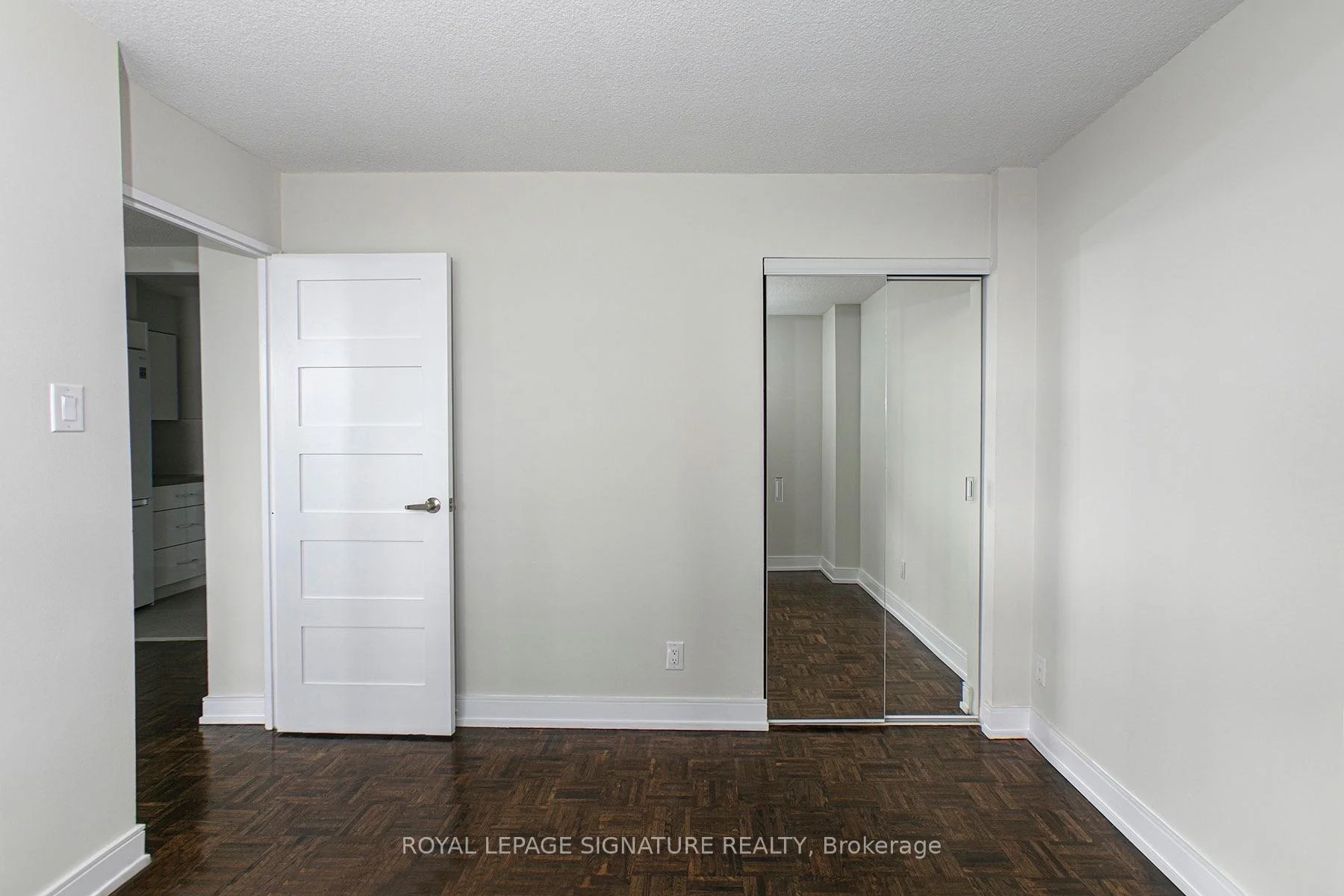 Photo 5 of Unit 2712, 33 Isabella Street, Toronto, Church-Yonge Corridor — HOMEH