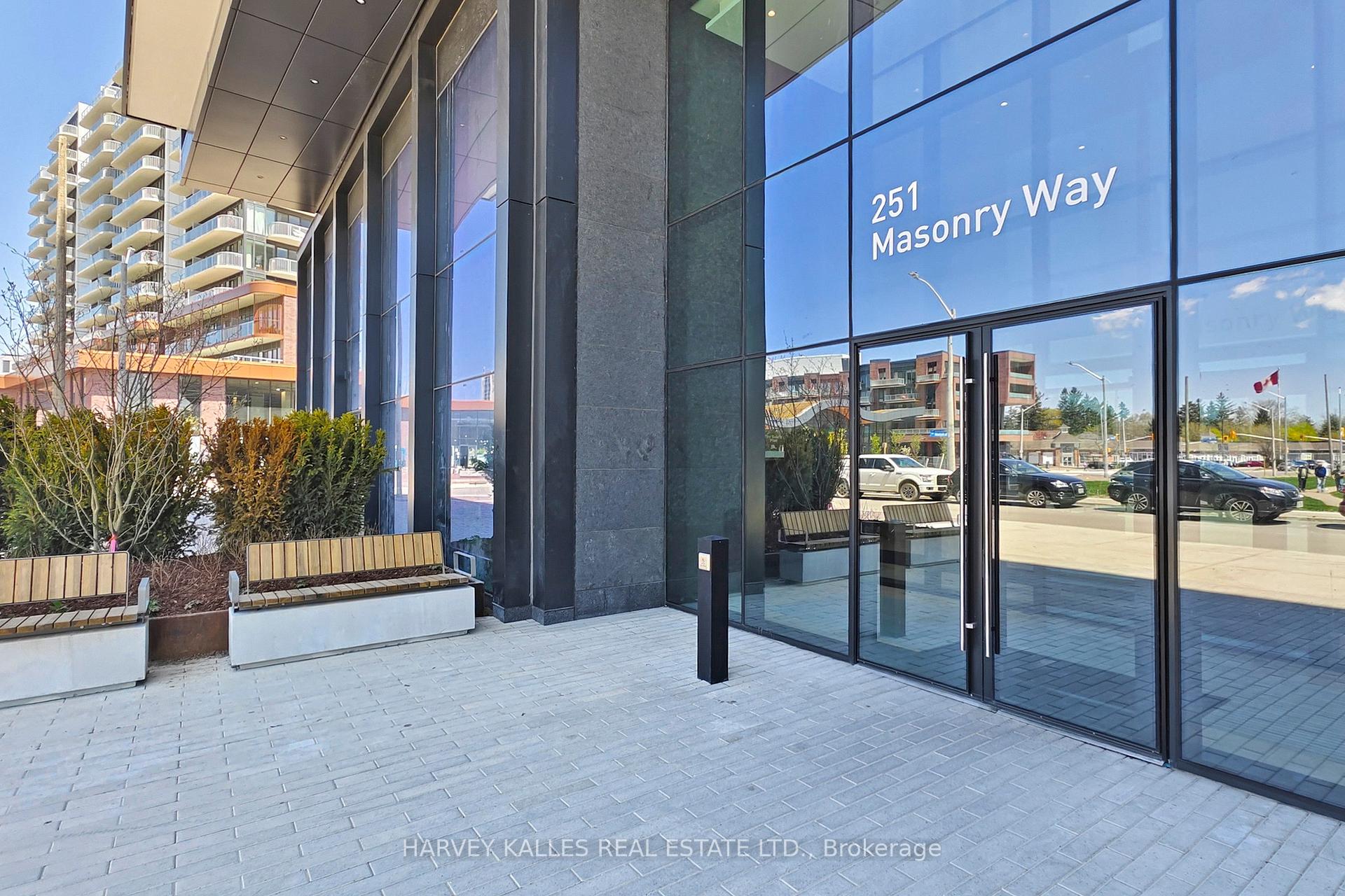 Photo 4 of Unit 901, 251 Masonry Way, Mississauga, Port Credit — HOMEH