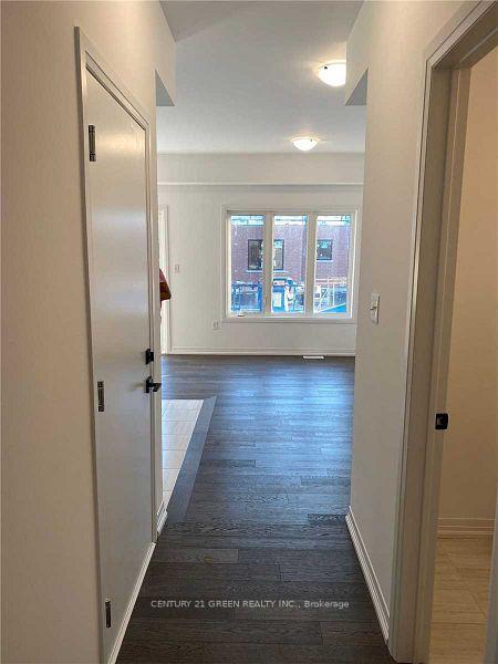 Photo 4 of 135 Turnberry Lane, Barrie, Painswick South — HOMEH