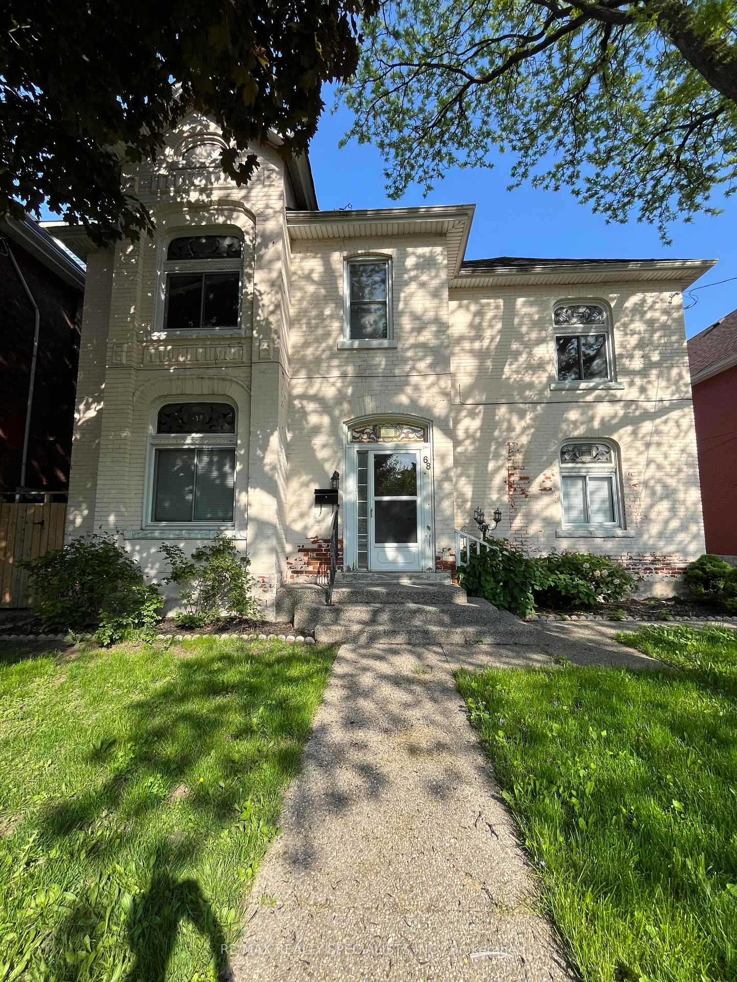 Front of Unit LOWER, 68 East Avenue N